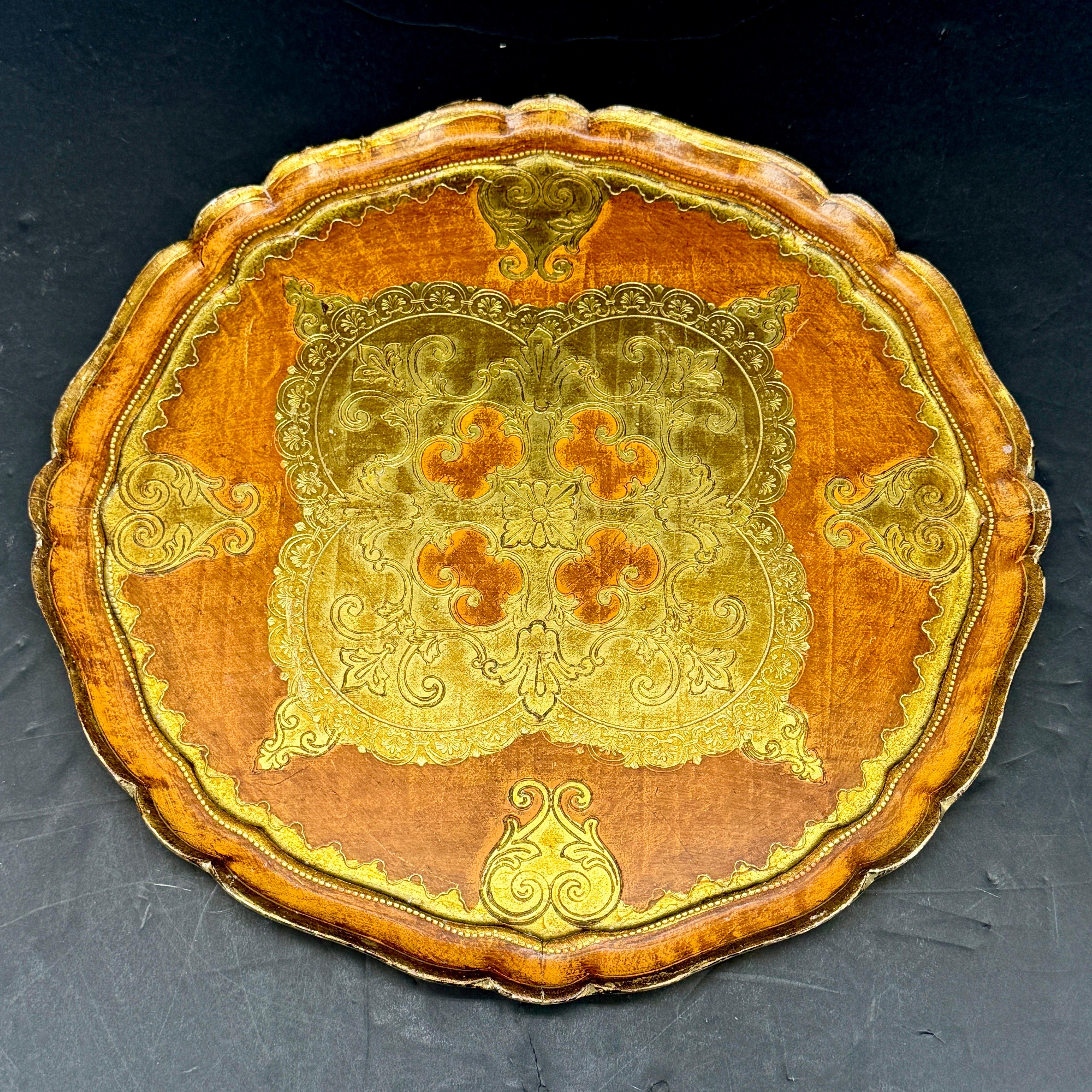 Bandeja Redonda Florentina Italiana Grande Madera Dorada Naranja Moderno de mediados de siglo en venta