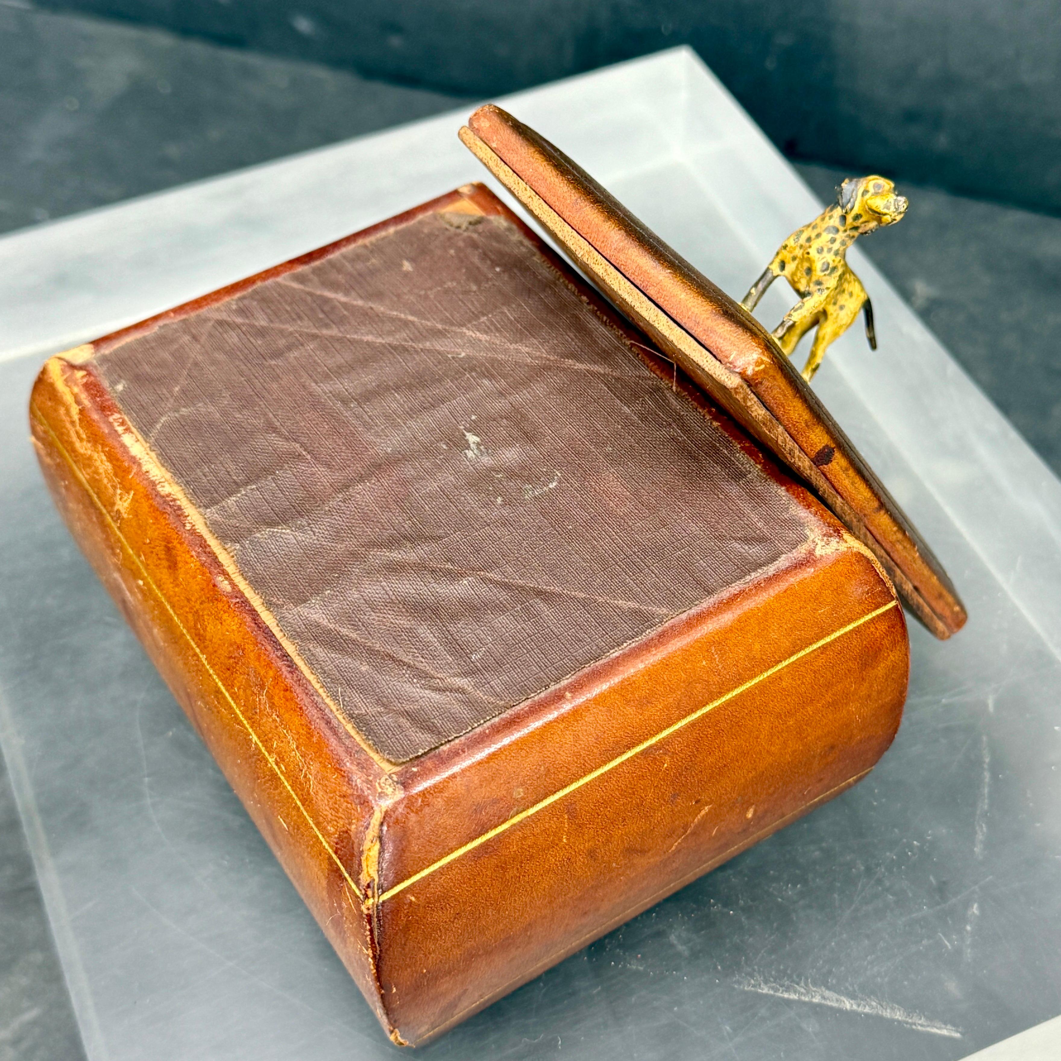 Italian Florentine Mid-Century Leather Box with Dog For Sale 4