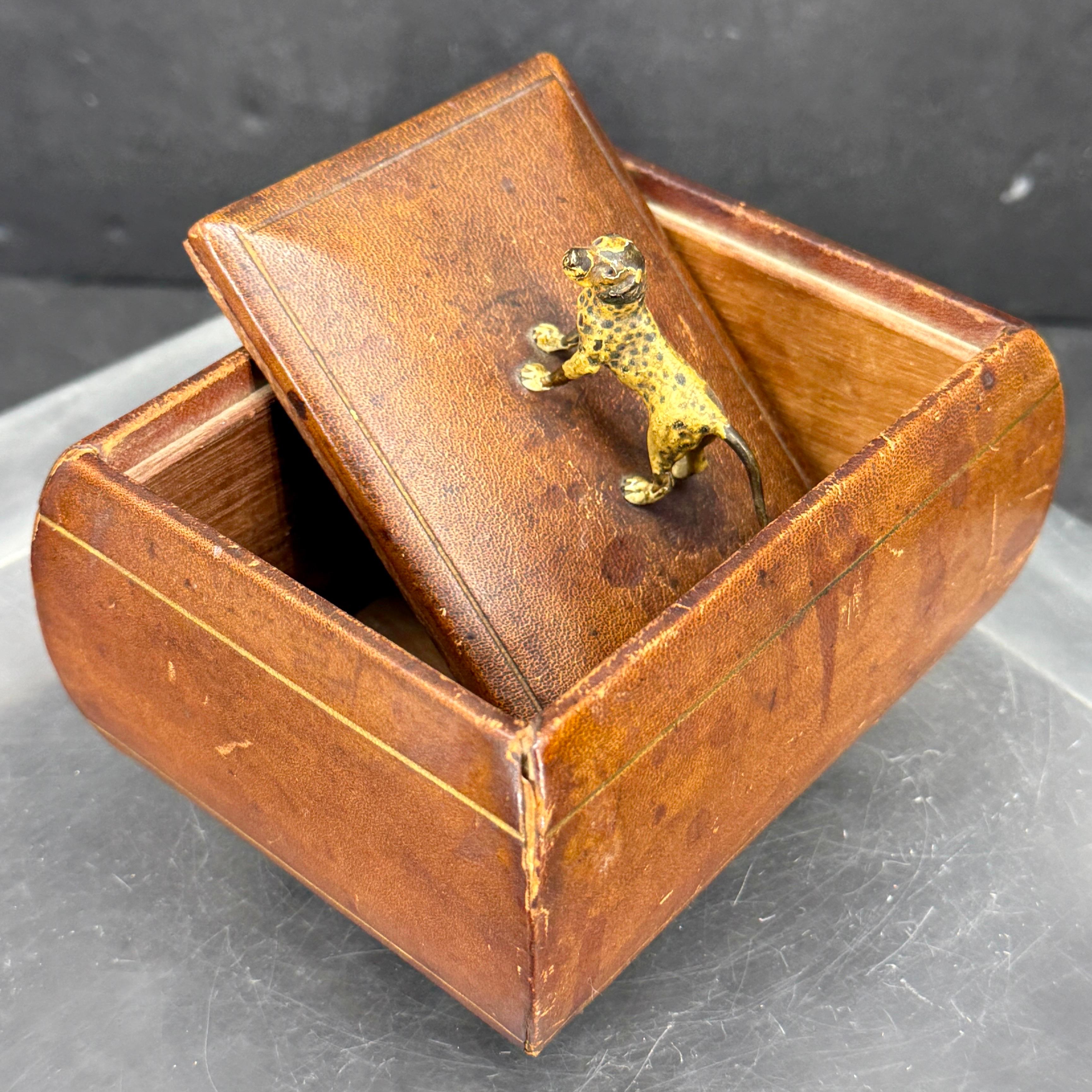 Italian Florentine Mid-Century Leather Box with Dog For Sale 10