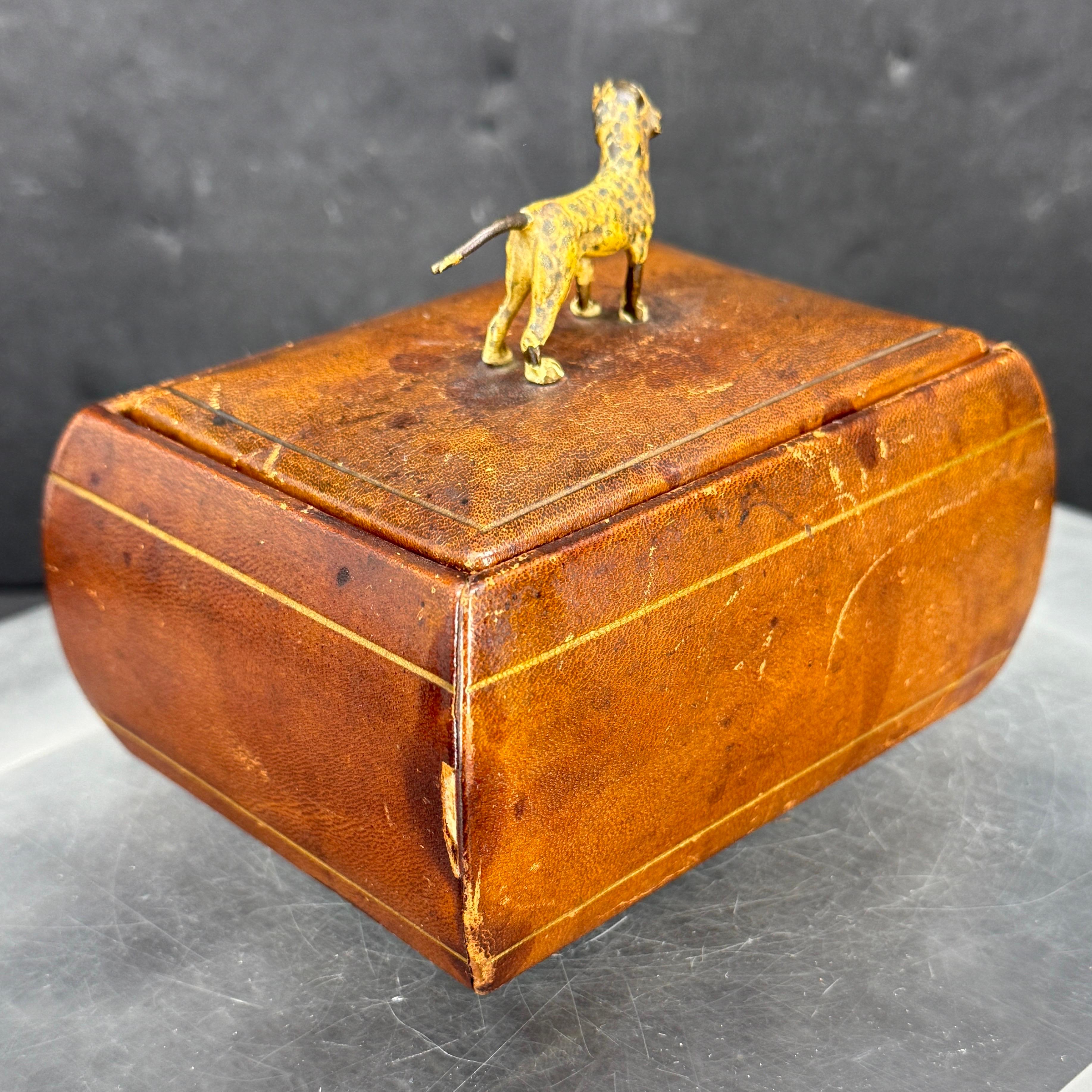 Italian Florentine Mid-Century Leather Box with Dog For Sale 2