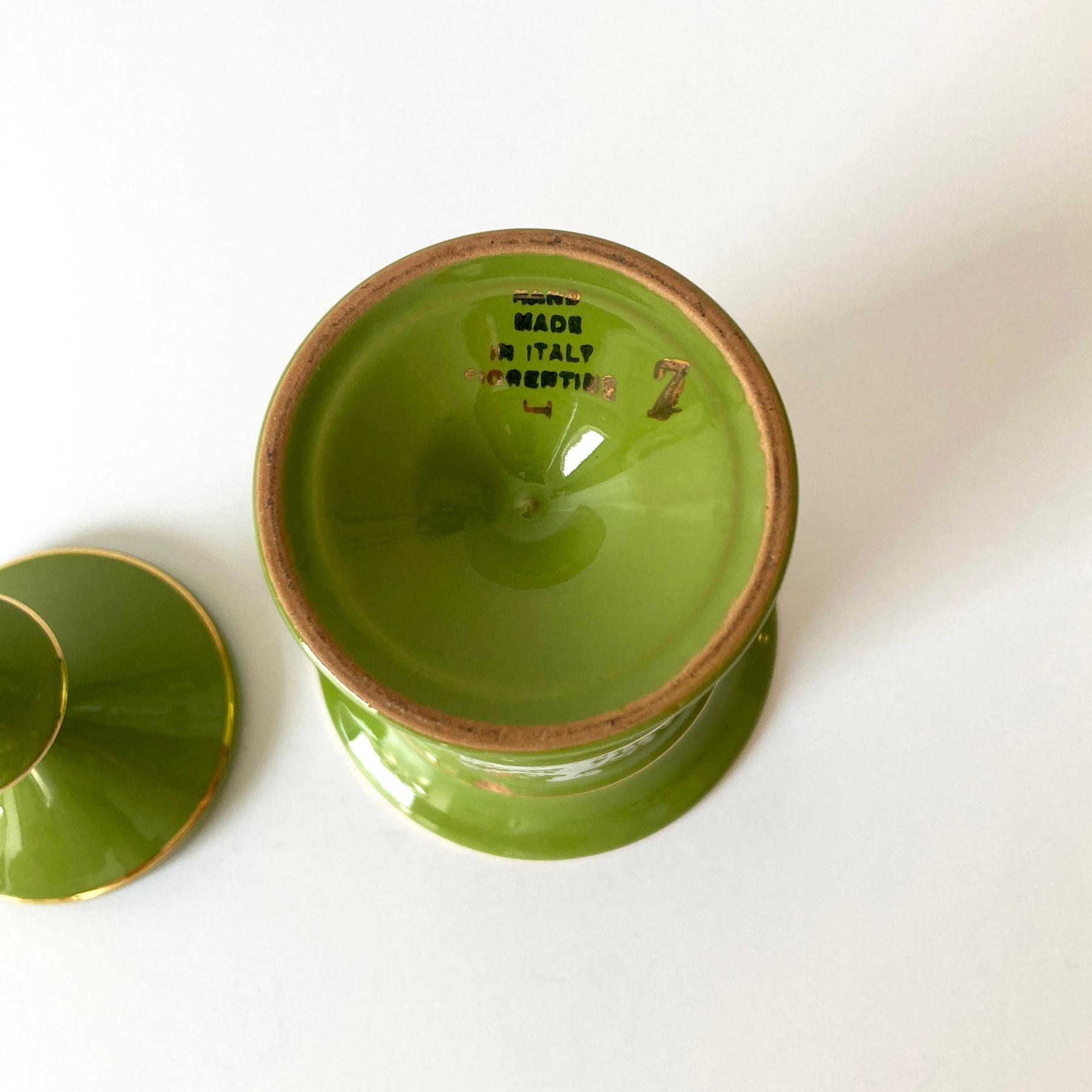 Urna Florentina Italiana de Jarrón Redondo con Tapa, Verde Musgo y Dorado, Años 60 Cerámico en venta