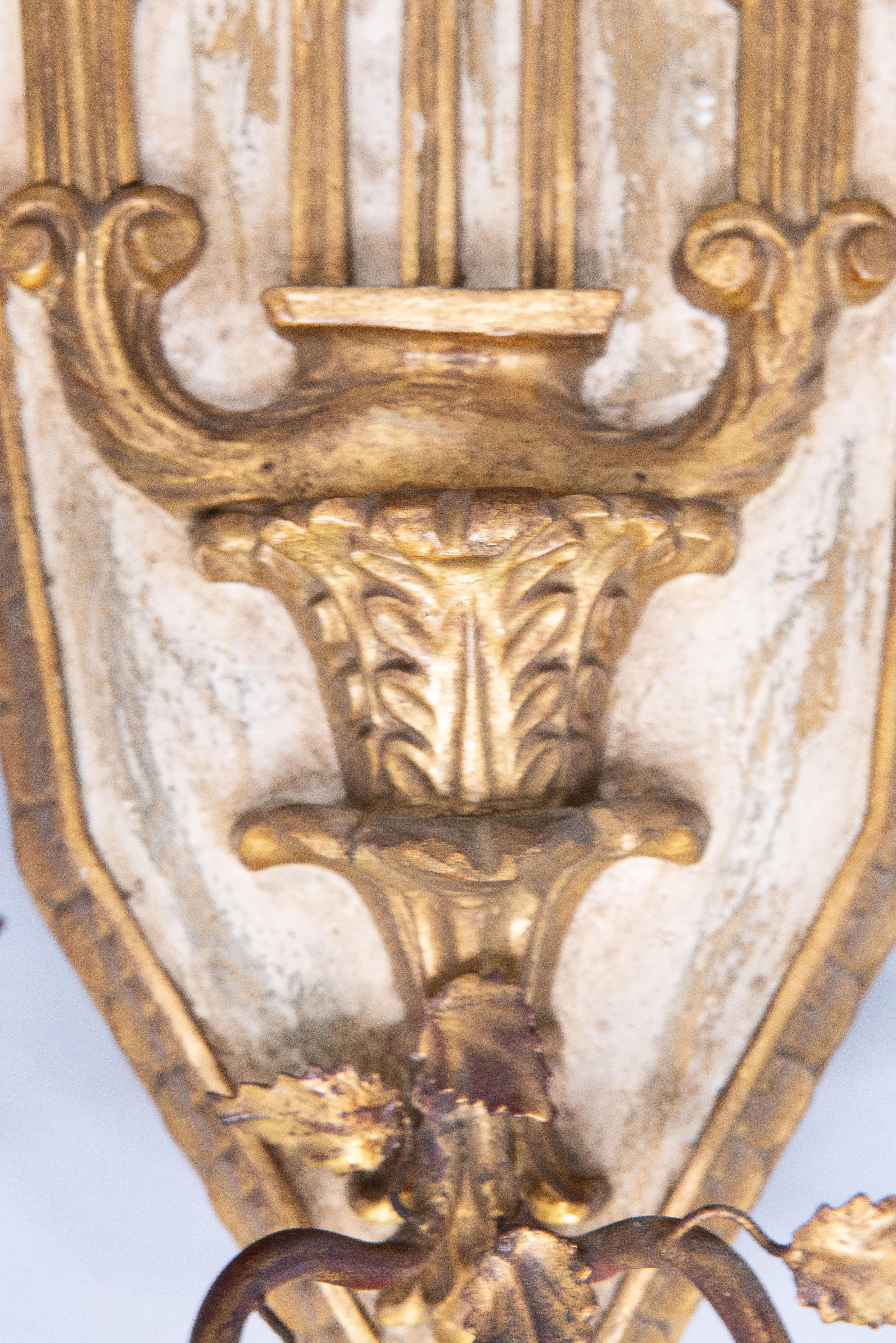 Italian Florentine Neoclassical Giltwood & Tole Lyre Wall Candle Sconce, 1950 In Good Condition In Pearland, TX