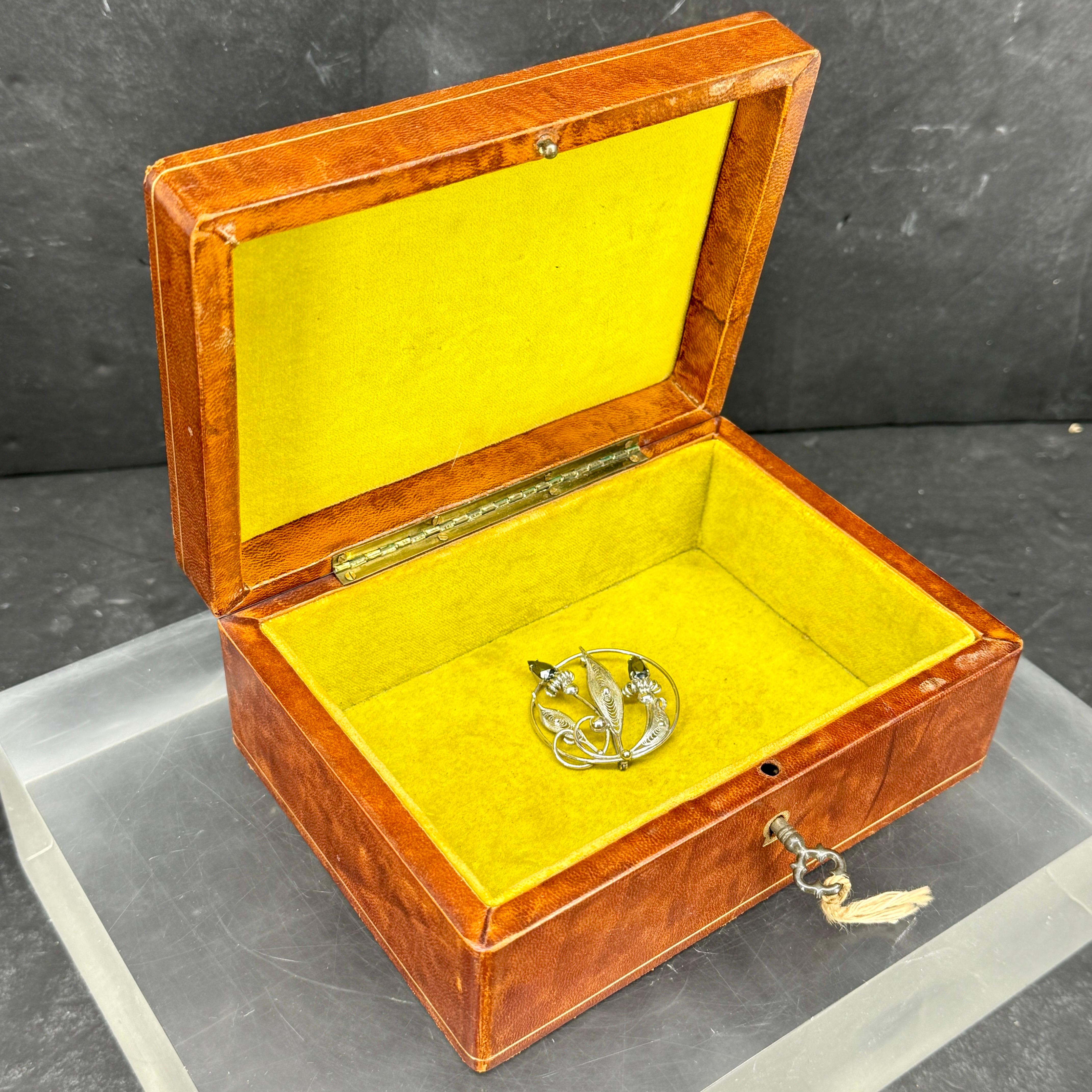 Italian Florentine Rectangular Gold Embossed Leather Box with Lock and Key In Good Condition For Sale In Haddonfield, NJ