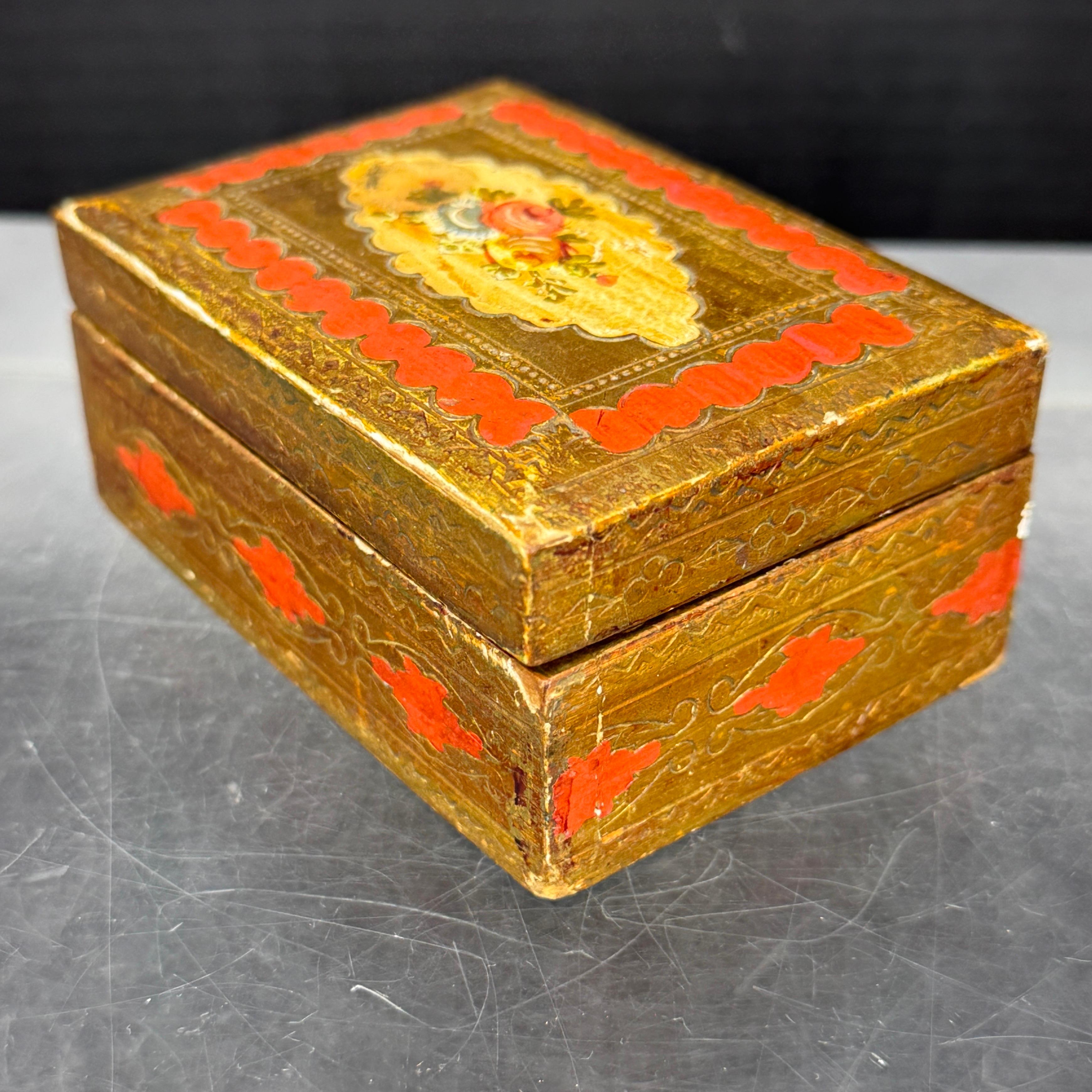 Joyero Rectangular Florentino Italiano de Baratijas de Madera en Bueno estado para la venta en Haddonfield, NJ