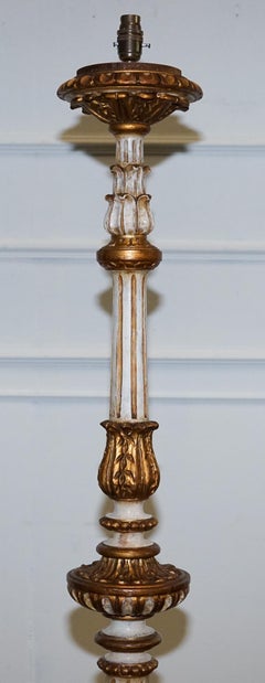 ITALIAN FLORENTINE STYLE CARVED & HAND PAINTED WHITE & GiLT STANDARD FLOOR LAMP
