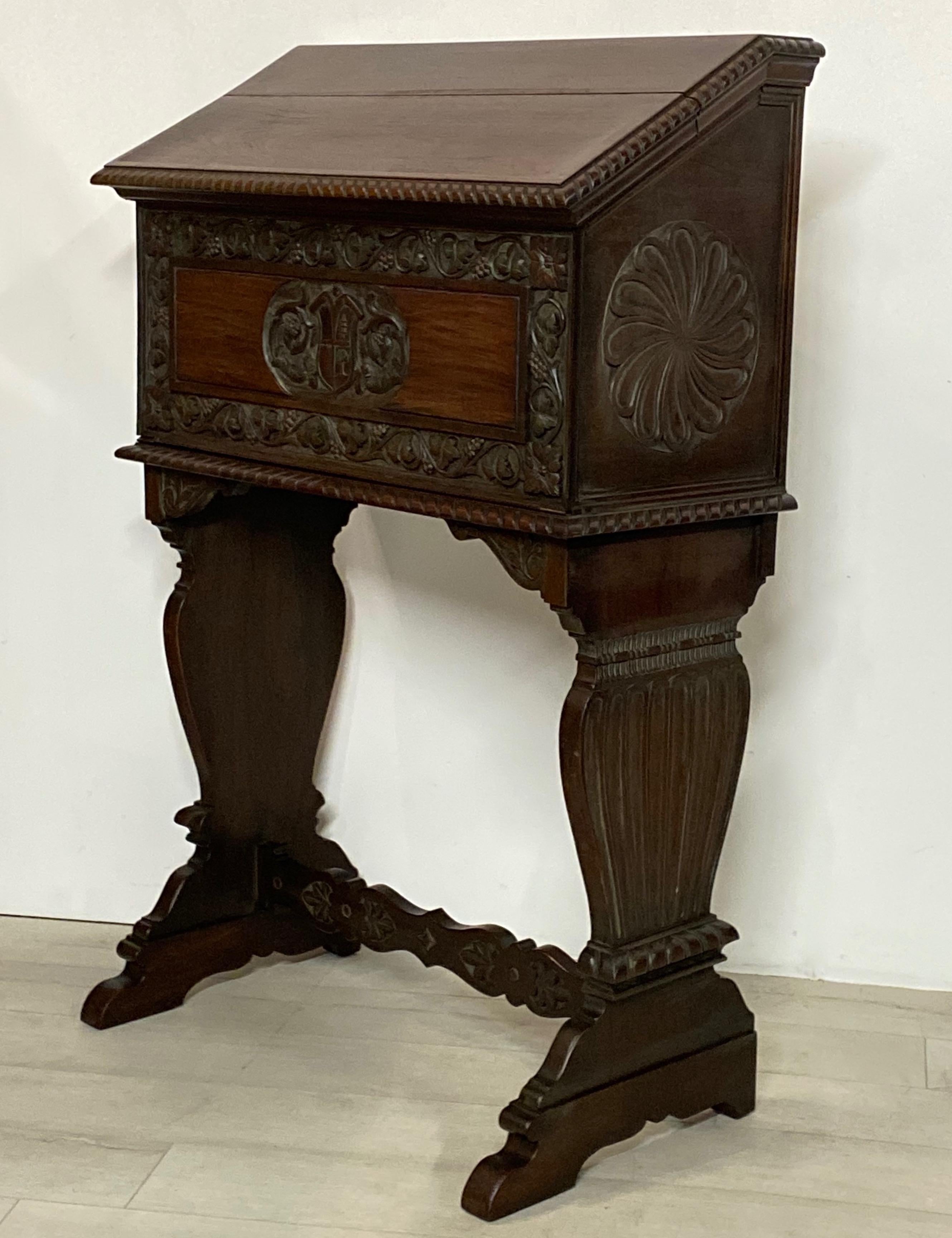Italian Florentine Style Walnut Podium Desk, circa 1920 In Good Condition In San Francisco, CA