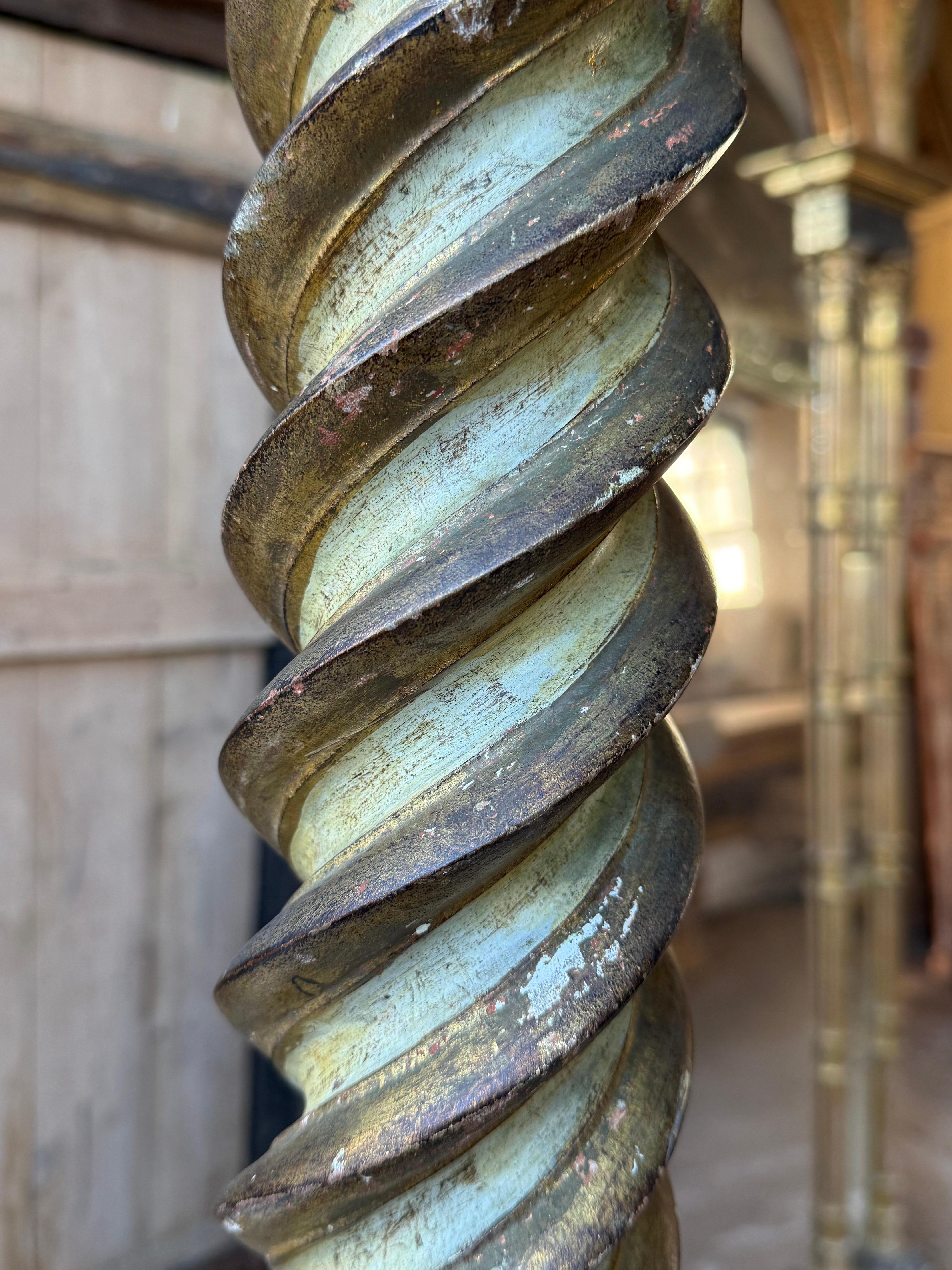 XX secolo Supporto per torchere in legno Florentine in vendita