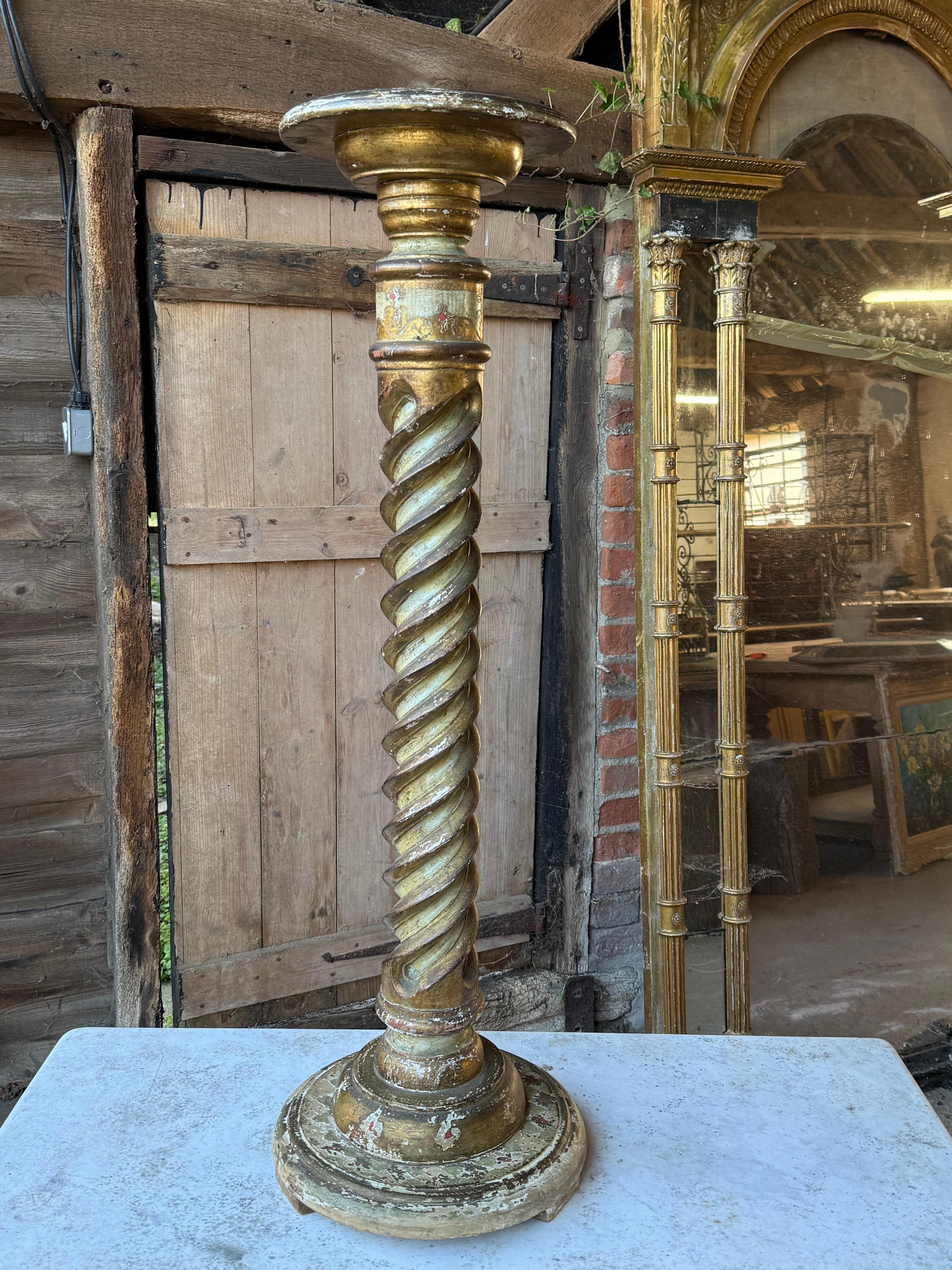 Supporto per torchere in legno Florentine in vendita 1