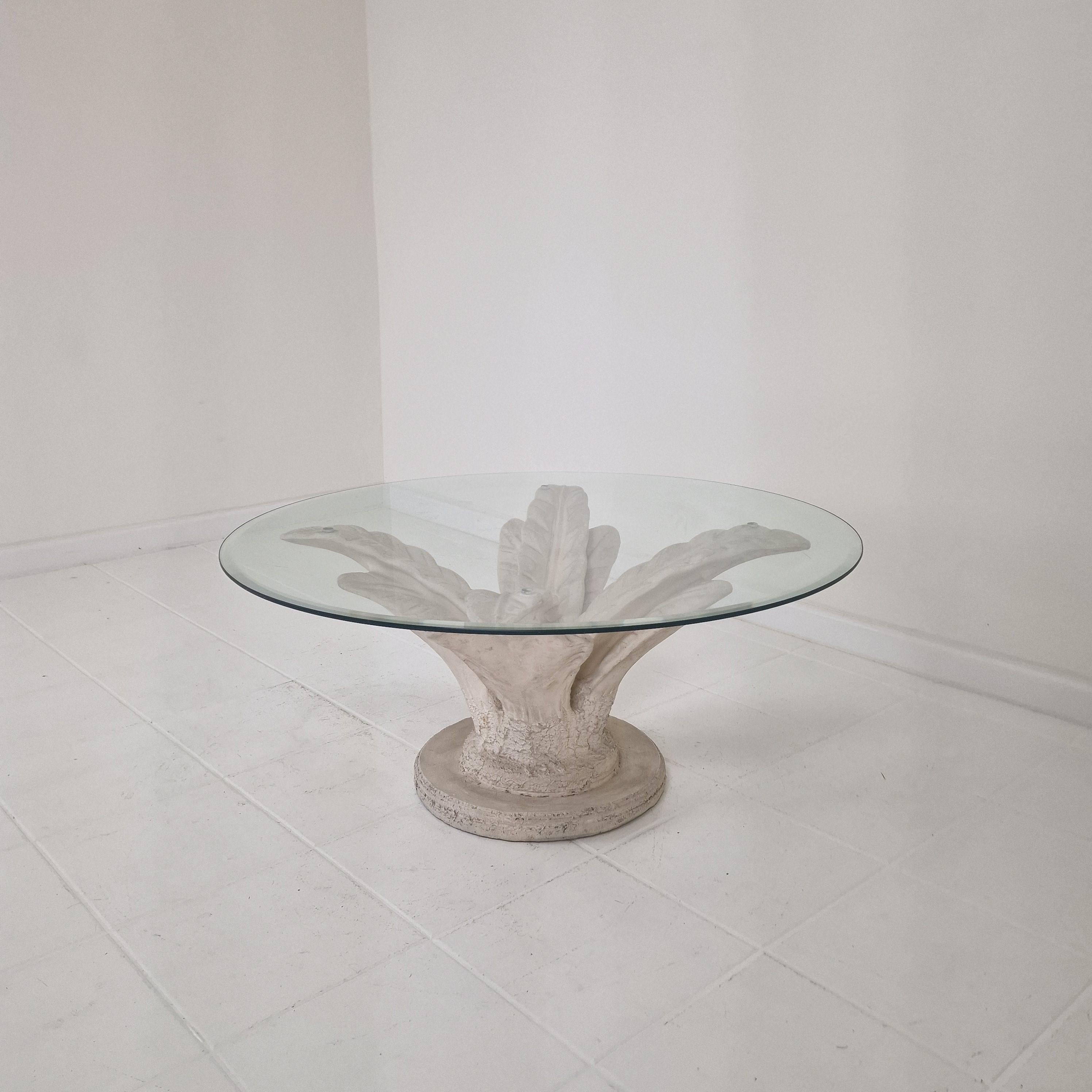 Mid-Century Modern Table basse italienne Flowerer en plâtre avec plaque ronde taillée en facettes, 1970 en vente