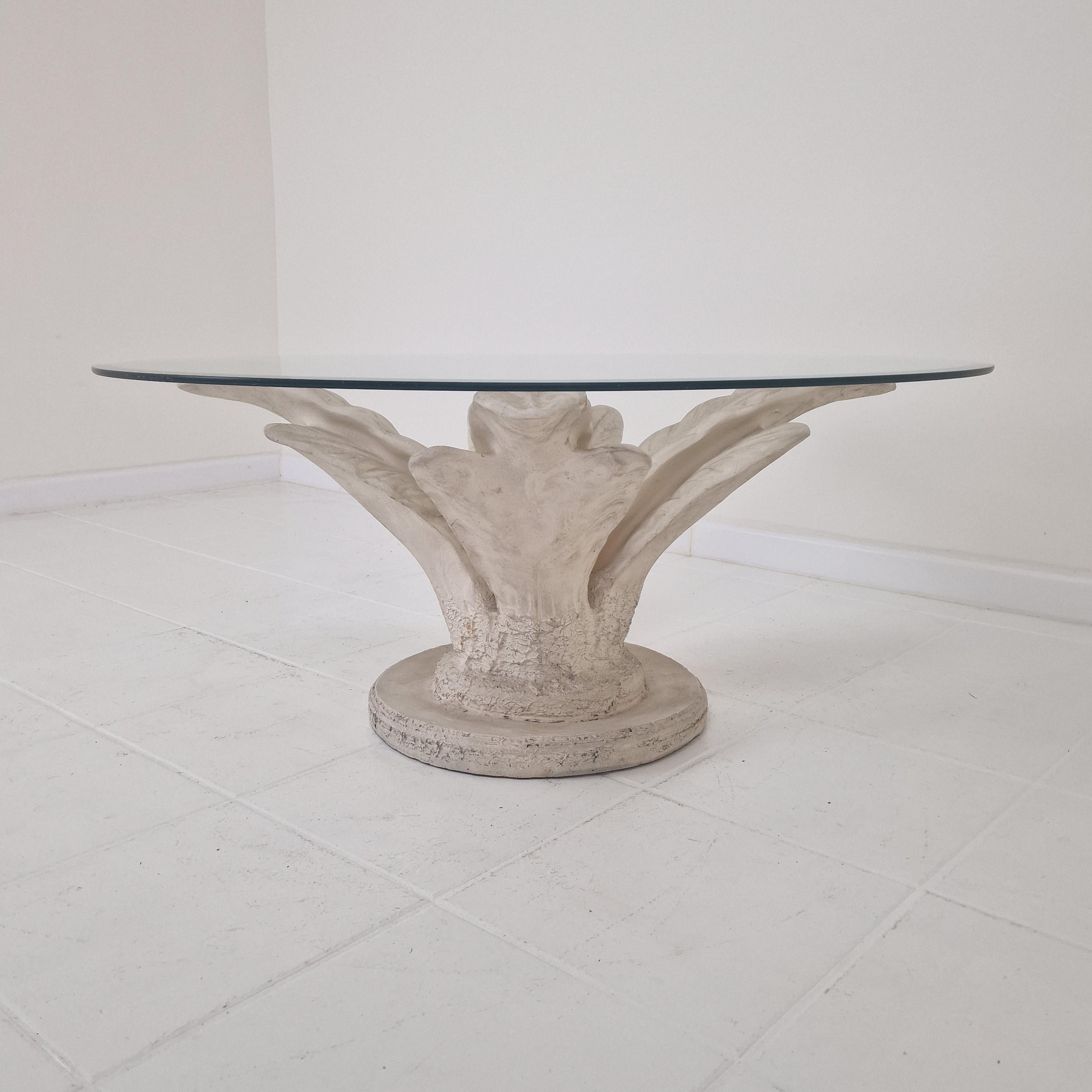 Table basse italienne Flowerer en plâtre avec plaque ronde taillée en facettes, 1970 en vente 1
