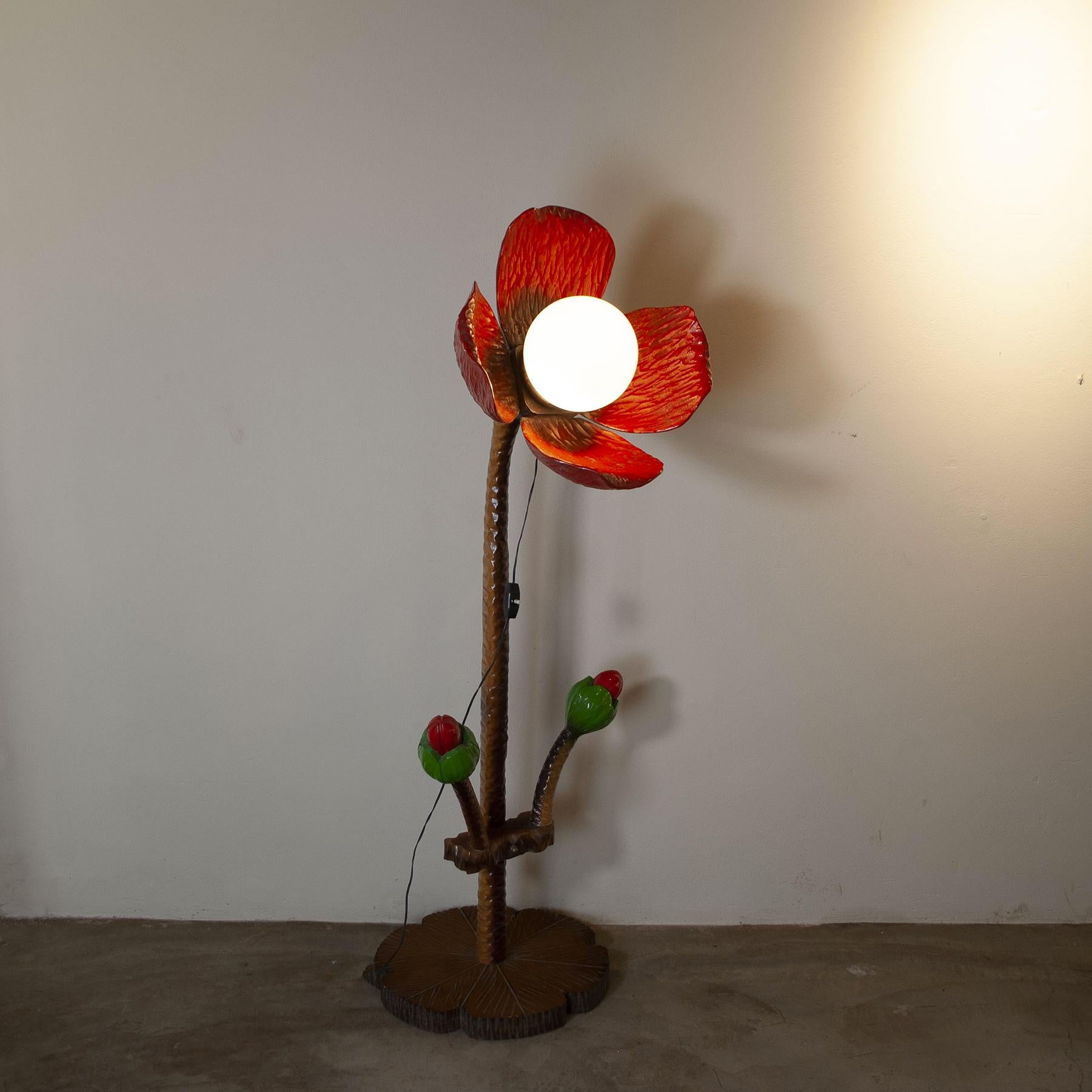 Italian flower lamp in laquered wood 1960s. For Sale 1