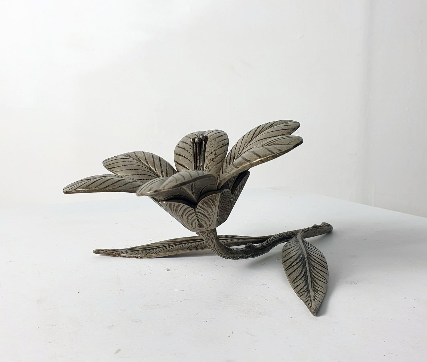 Mid-Century Modern Italian Flower with Petal Ashtray, 1950s