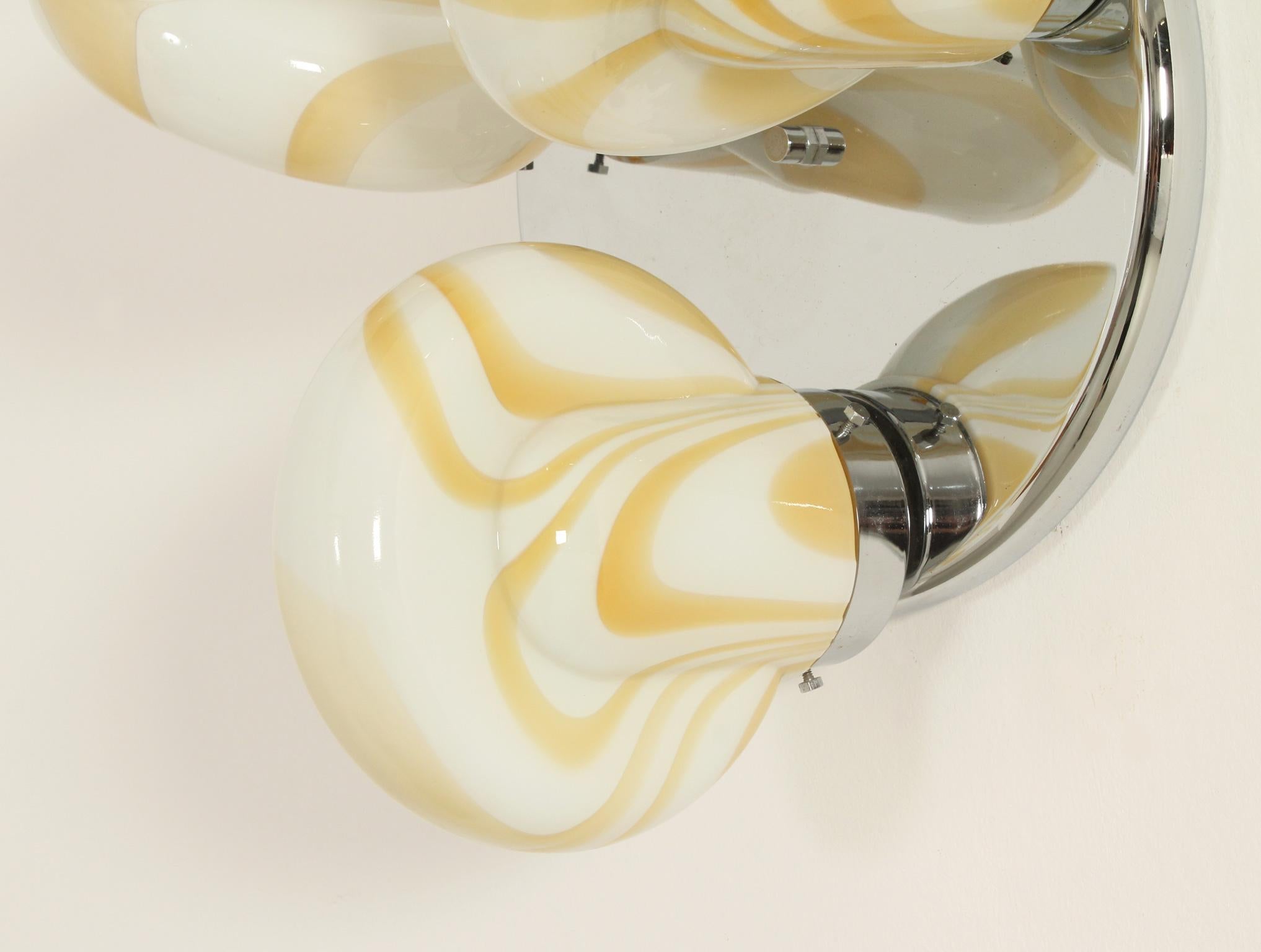 Italienische Unterputzdose mit Mazzega Glass Pieces, 1970er Jahre (Ende des 20. Jahrhunderts) im Angebot