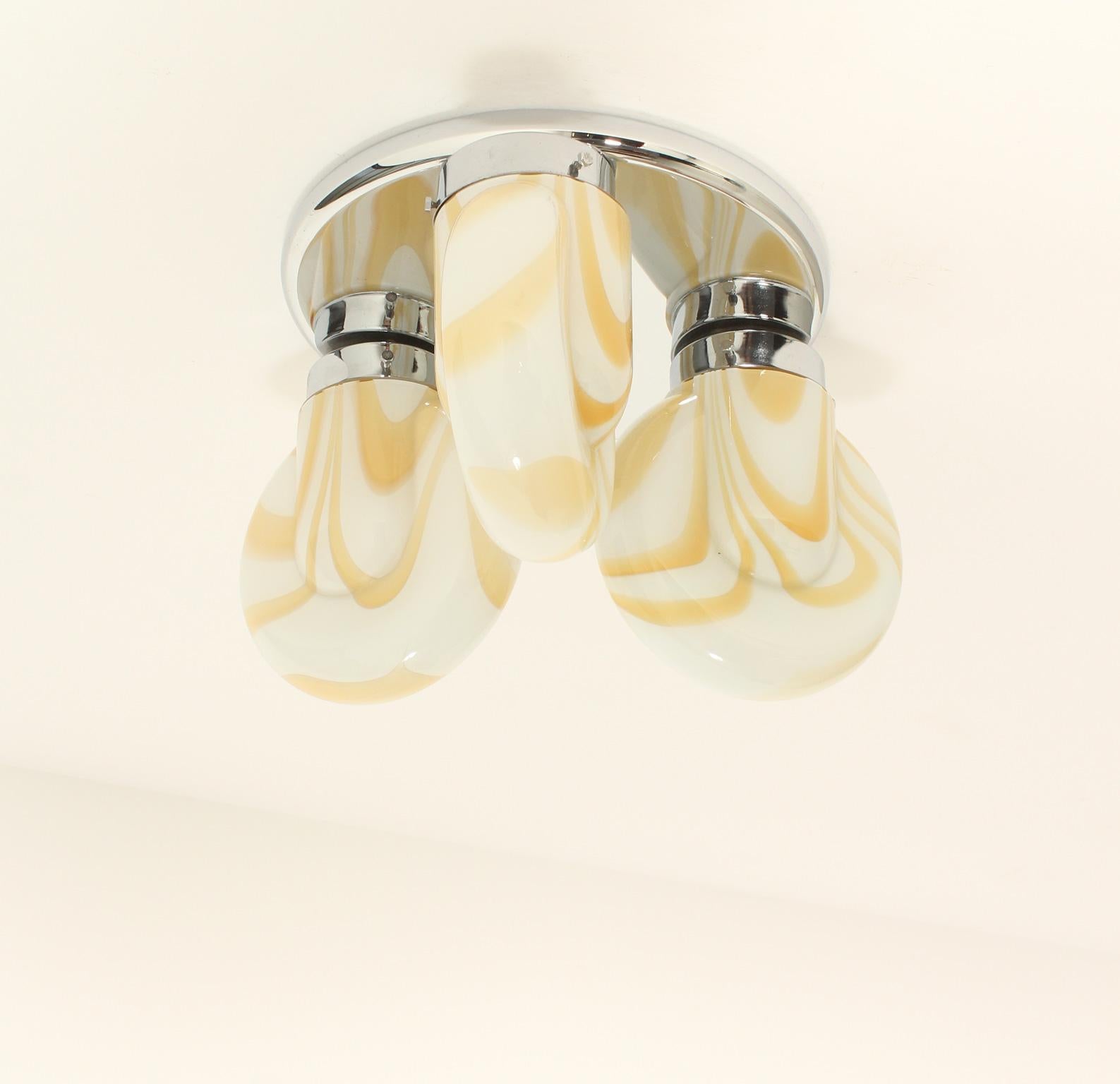Italienische Unterputzdose mit Mazzega Glass Pieces, 1970er Jahre im Angebot 1