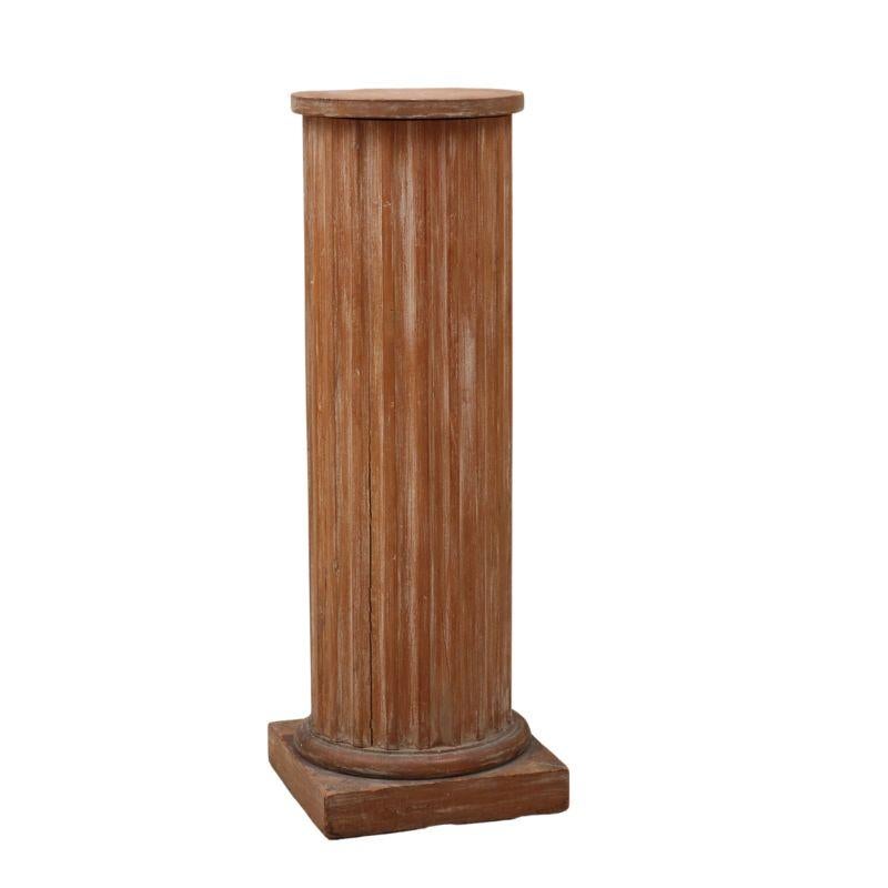 Italian Fluted Wood Column Pedestal In Good Condition For Sale In Locust Valley, NY