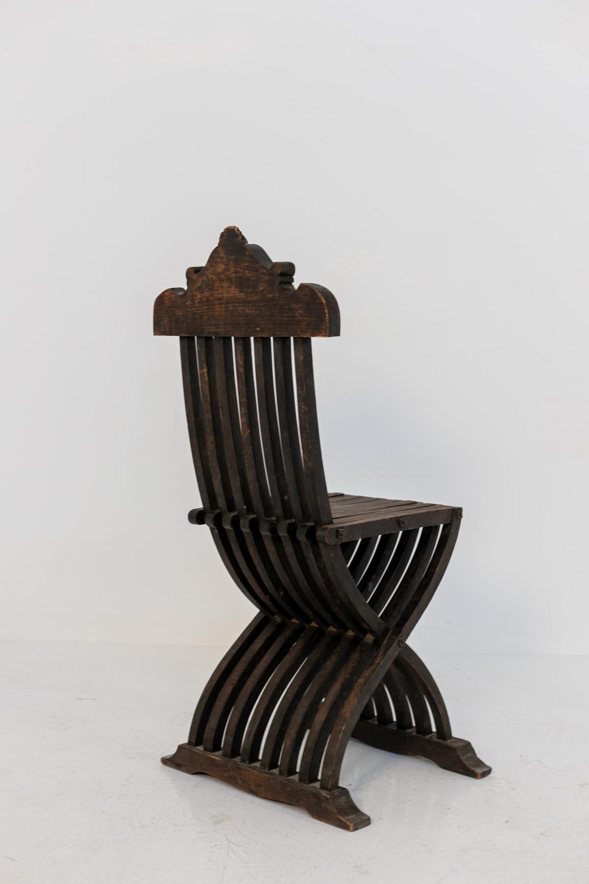 Chaise pliable italienne en bois incrusté en vente 8