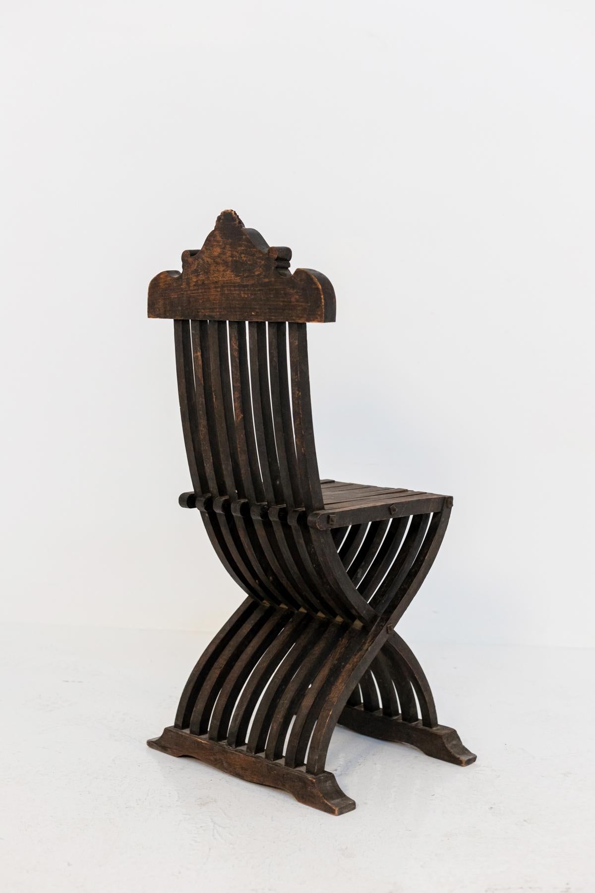 Chaise pliable italienne en bois incrusté en vente 9