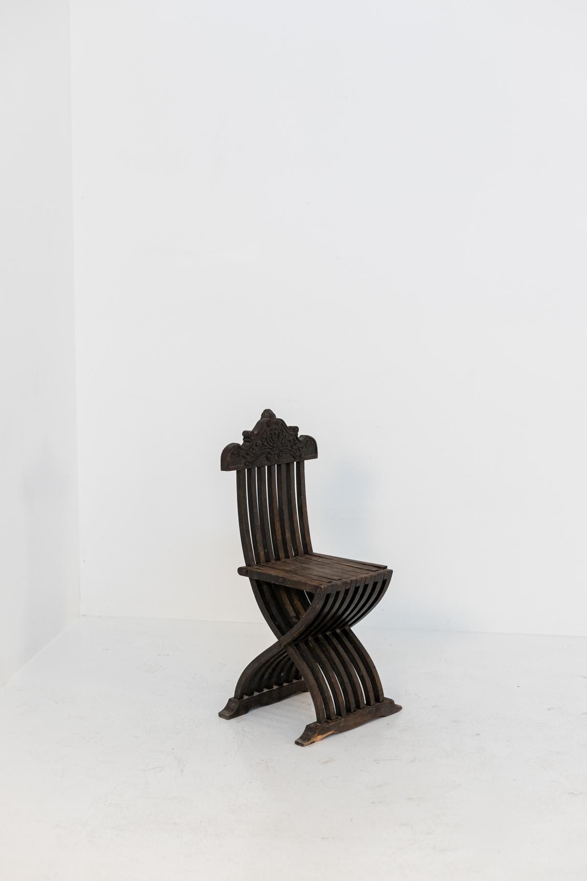 Milieu du XXe siècle Chaise pliable italienne en bois incrusté en vente
