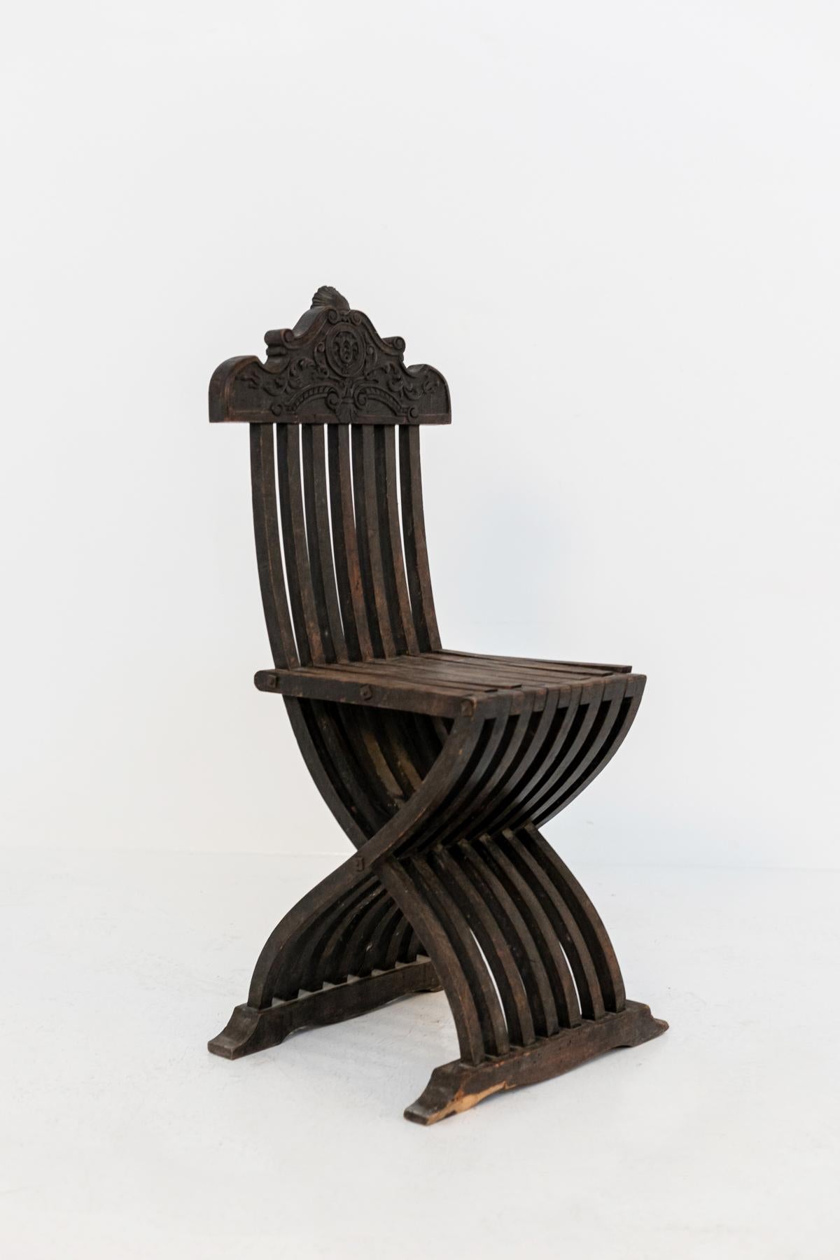 Chaise pliable italienne en bois incrusté en vente 1