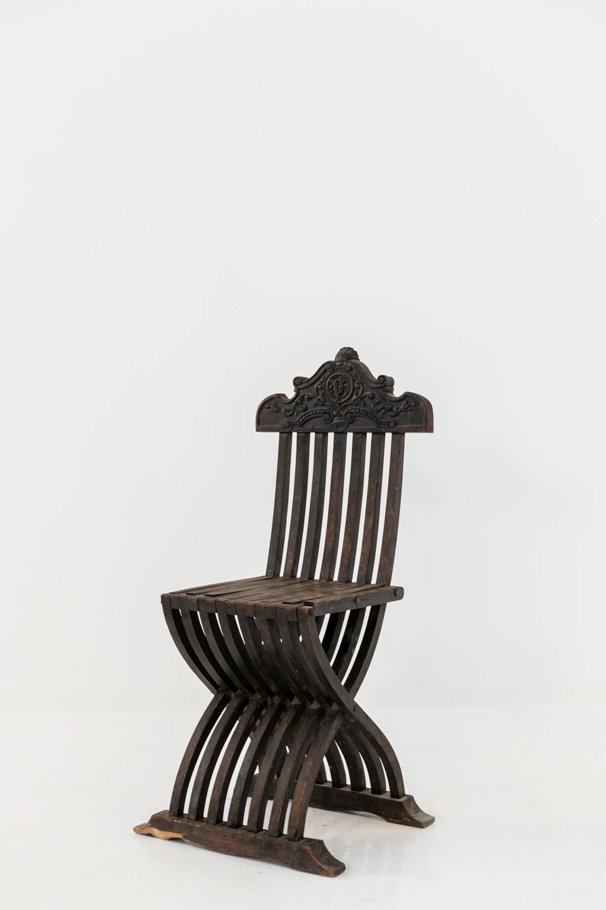 Chaise pliable italienne en bois incrusté en vente 4