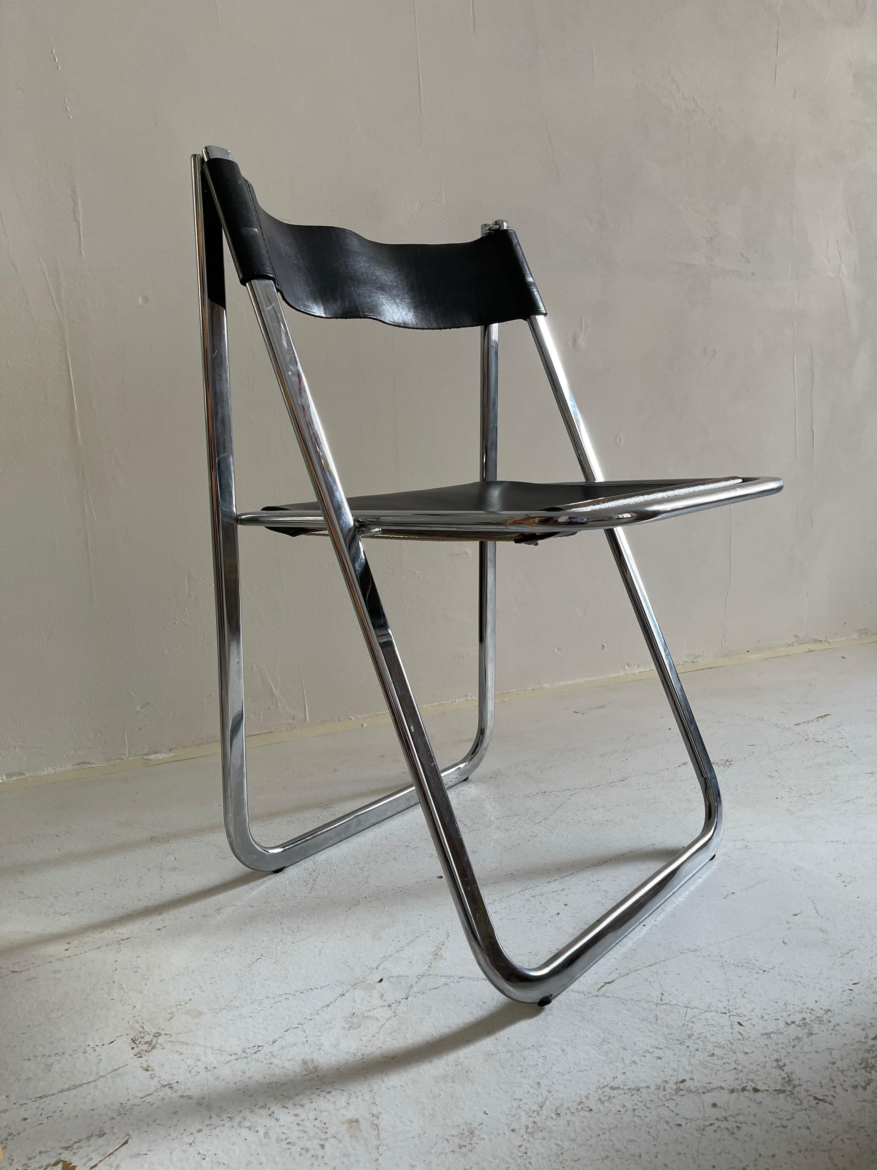 Italian Folding Chrome Chair, Italy, 1970s In Good Condition For Sale In Vienna, AT