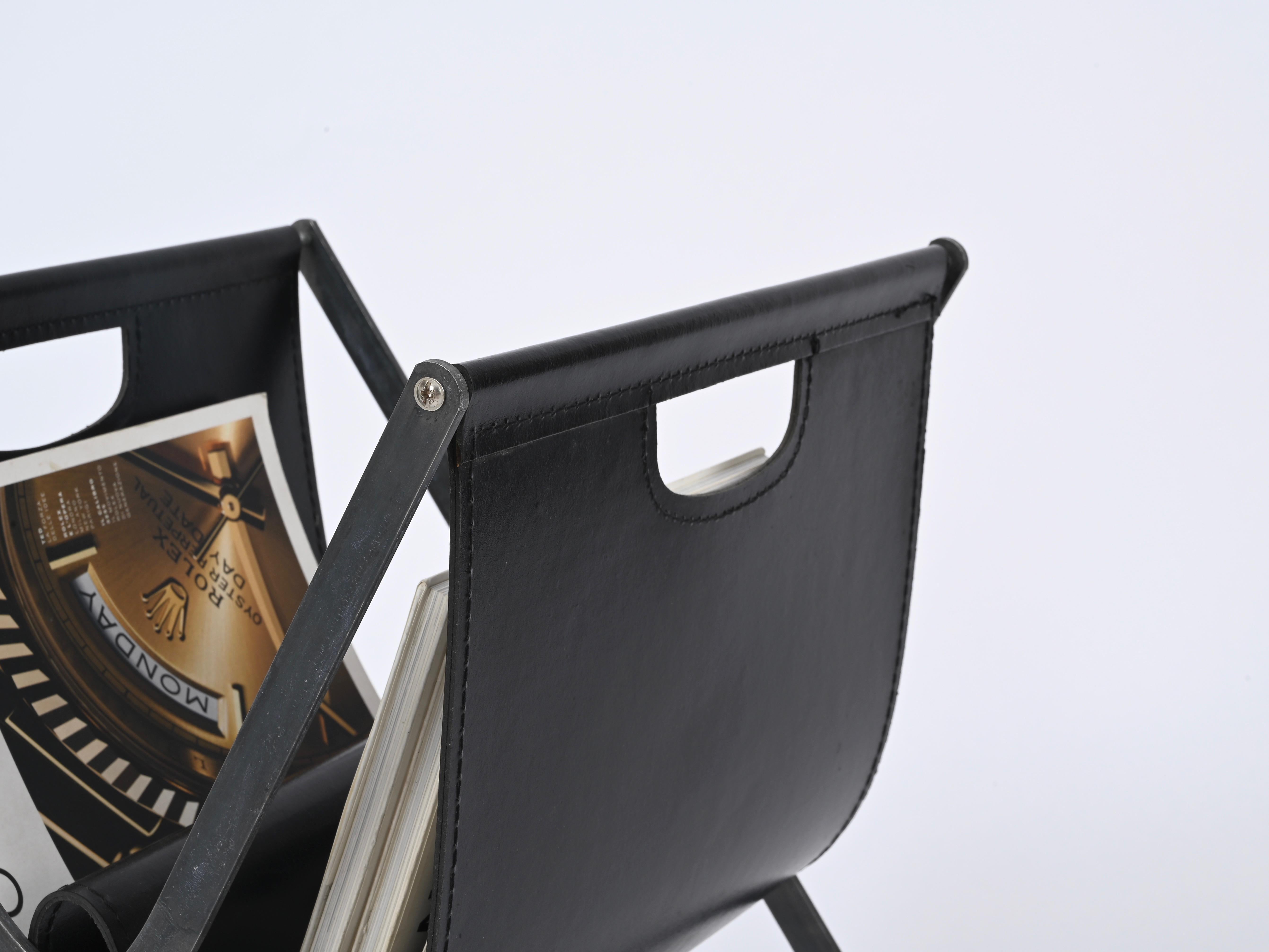 Italian Folding Magazine Rack in Black Leather and Iron, Italy 1970s For Sale 6