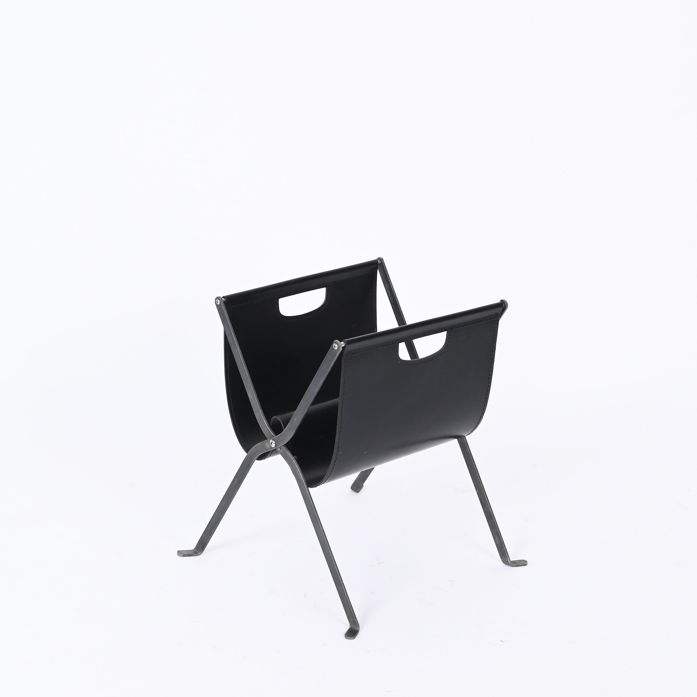 Mid-Century Modern Italian Folding Magazine Rack in Black Leather and Iron, Italy 1970s For Sale