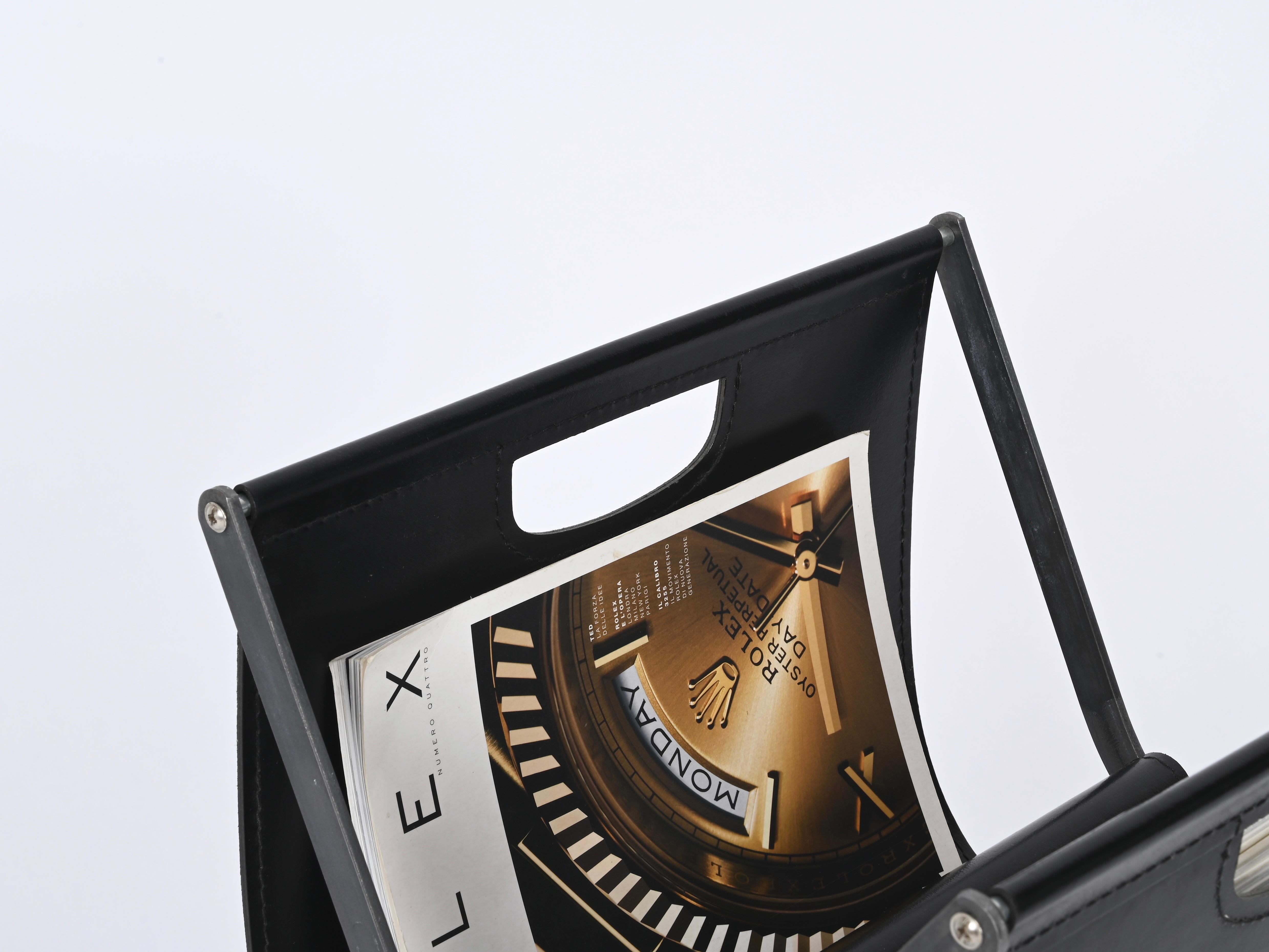 Italian Folding Magazine Rack in Black Leather and Iron, Italy 1970s In Good Condition For Sale In Roma, IT