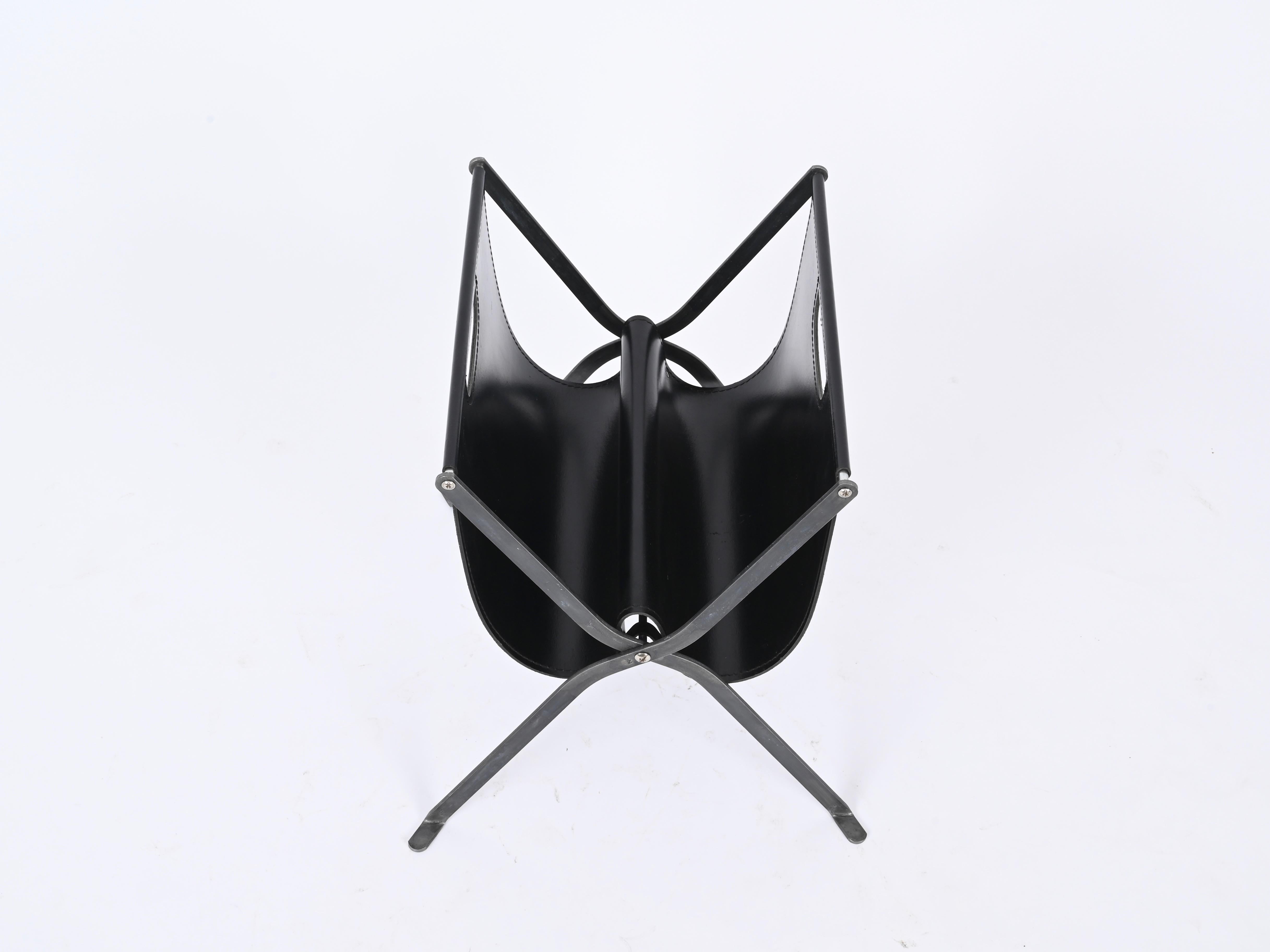 Italian Folding Magazine Rack in Black Leather and Iron, Italy 1970s For Sale 2