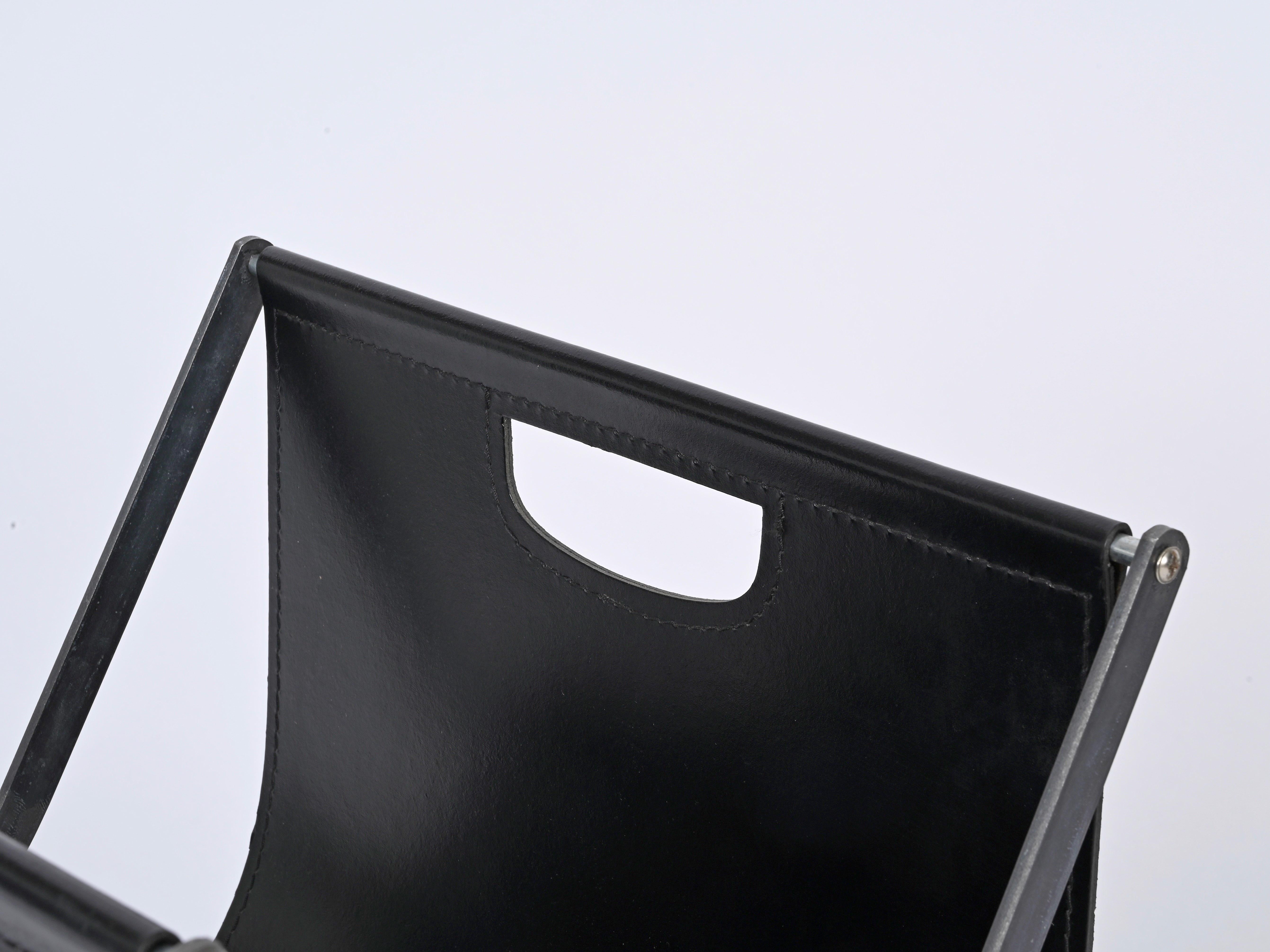Italian Folding Magazine Rack in Black Leather and Iron, Italy 1970s For Sale 3