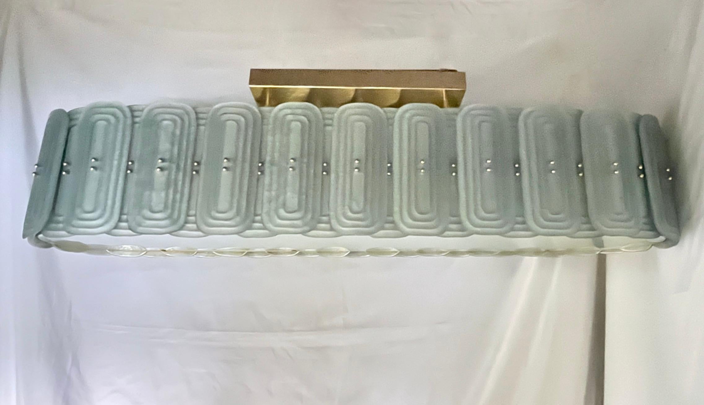 Lampadario ovale in ottone in stile Fontana Arte, perlato, blu acqua e vetro di Murano in vendita 3