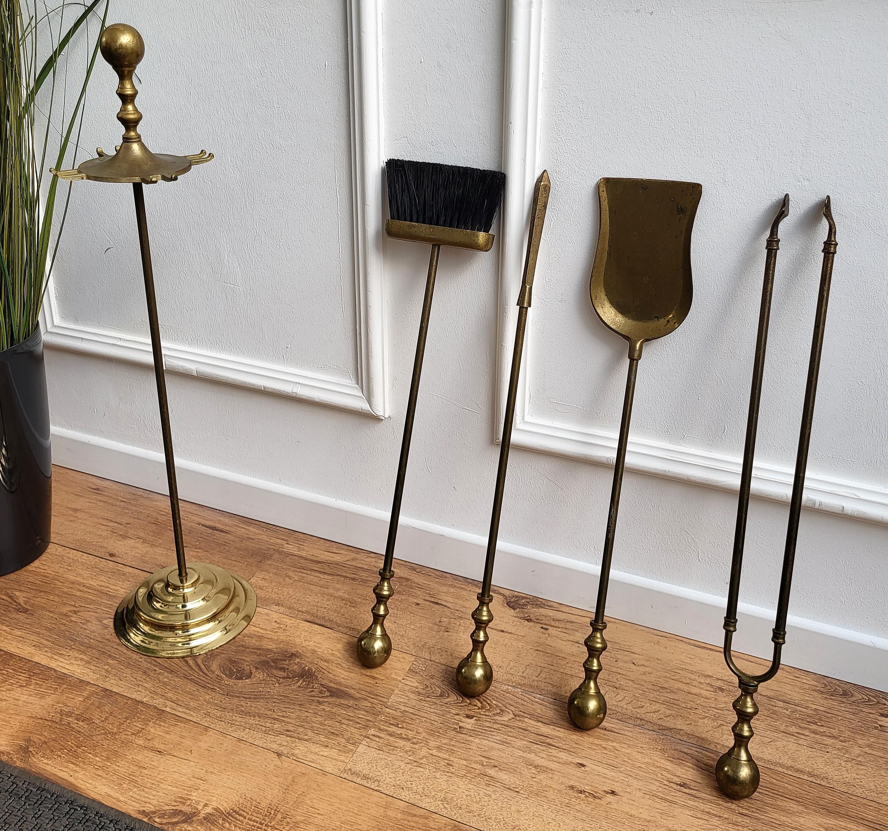 20th Century Italian Four-Piece Brass Vintage Fireplace Fire Tool Set with Stand For Sale