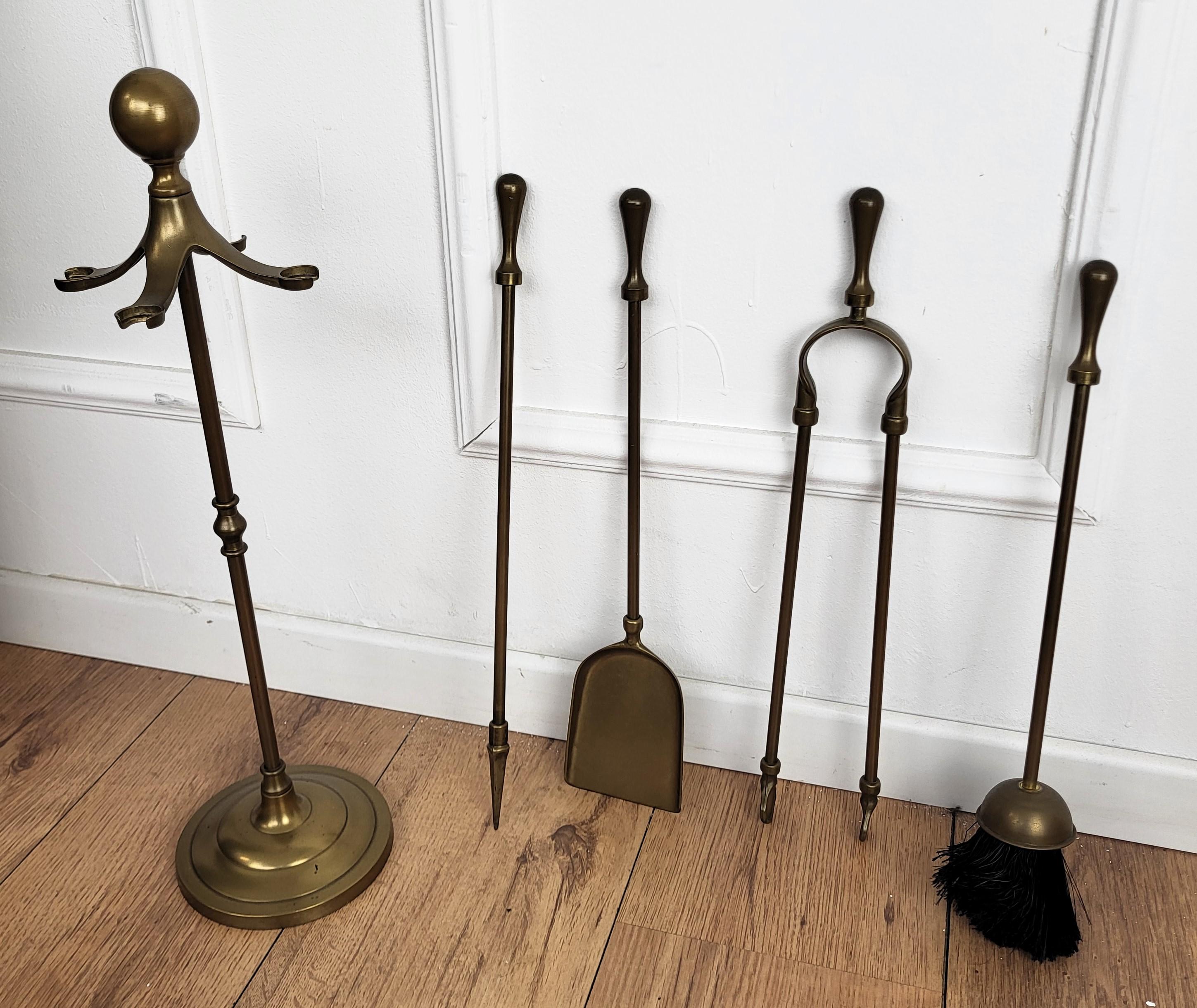 20th Century Italian Four-Piece Brass Vintage Fireplace Fire Tool Set with Stand For Sale