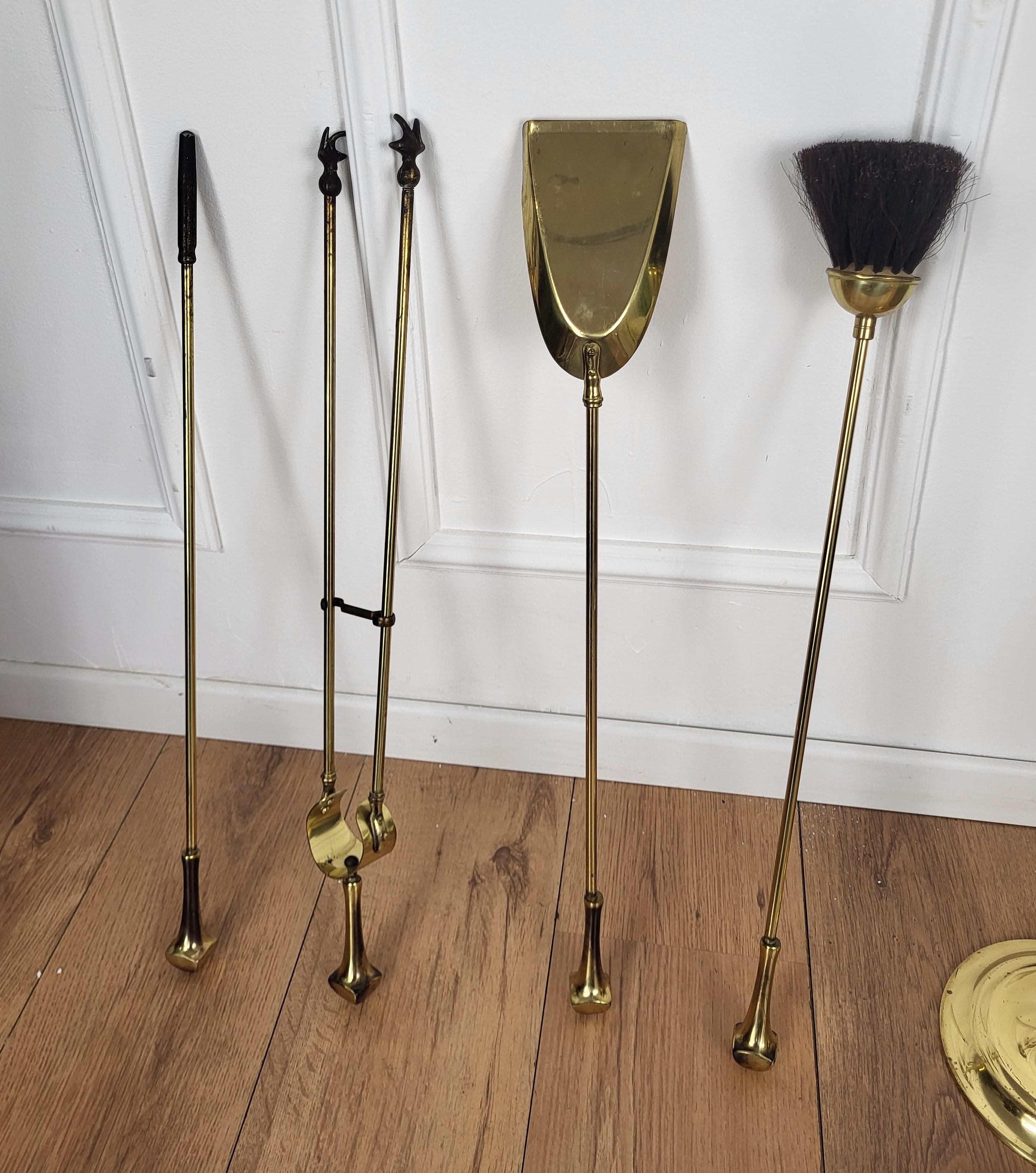 Italian Four-Piece Brass Vintage Fireplace Fire Tool Set with Stand In Good Condition In Carimate, Como