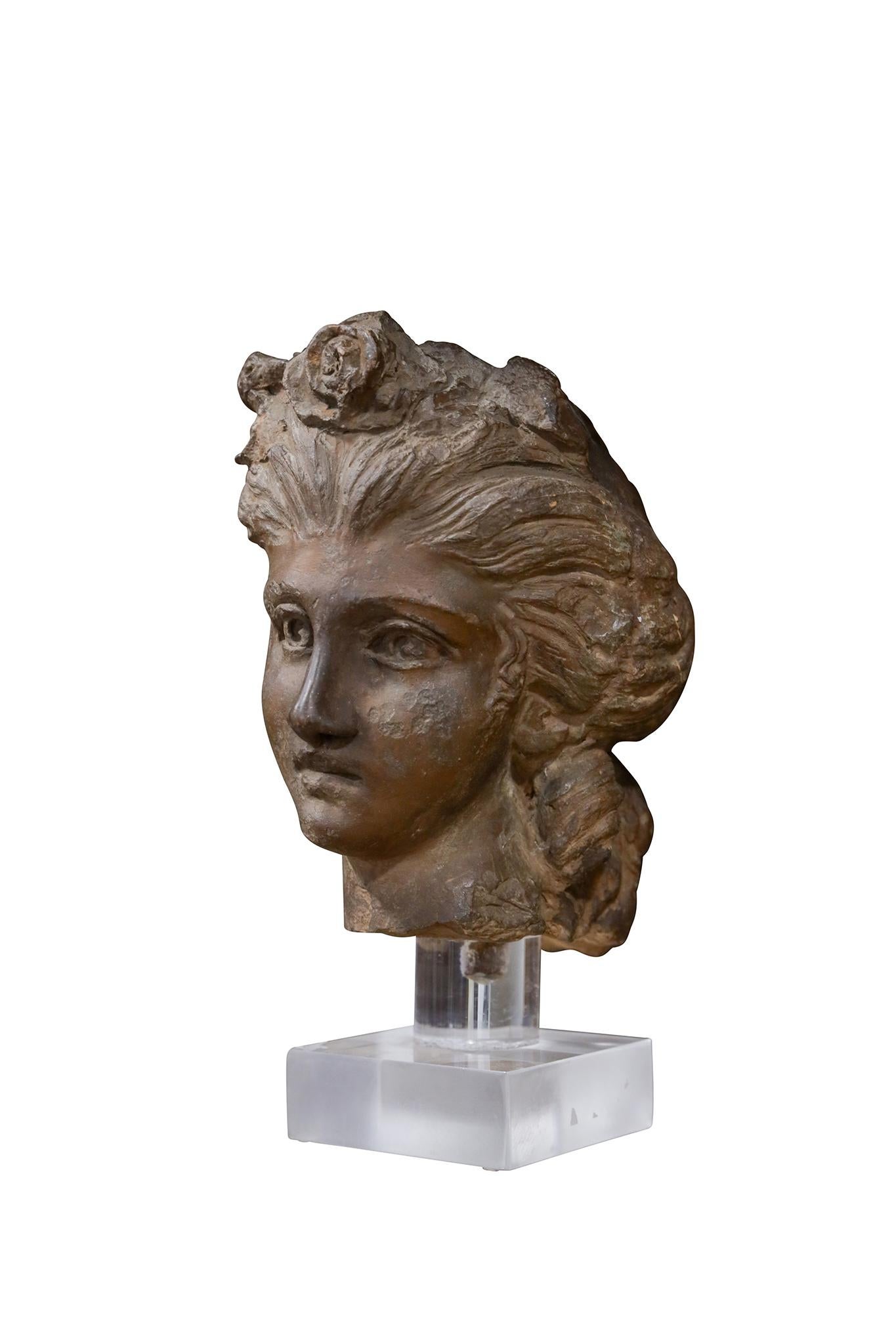 italien Italian Fragment from Classical Statue en vente
