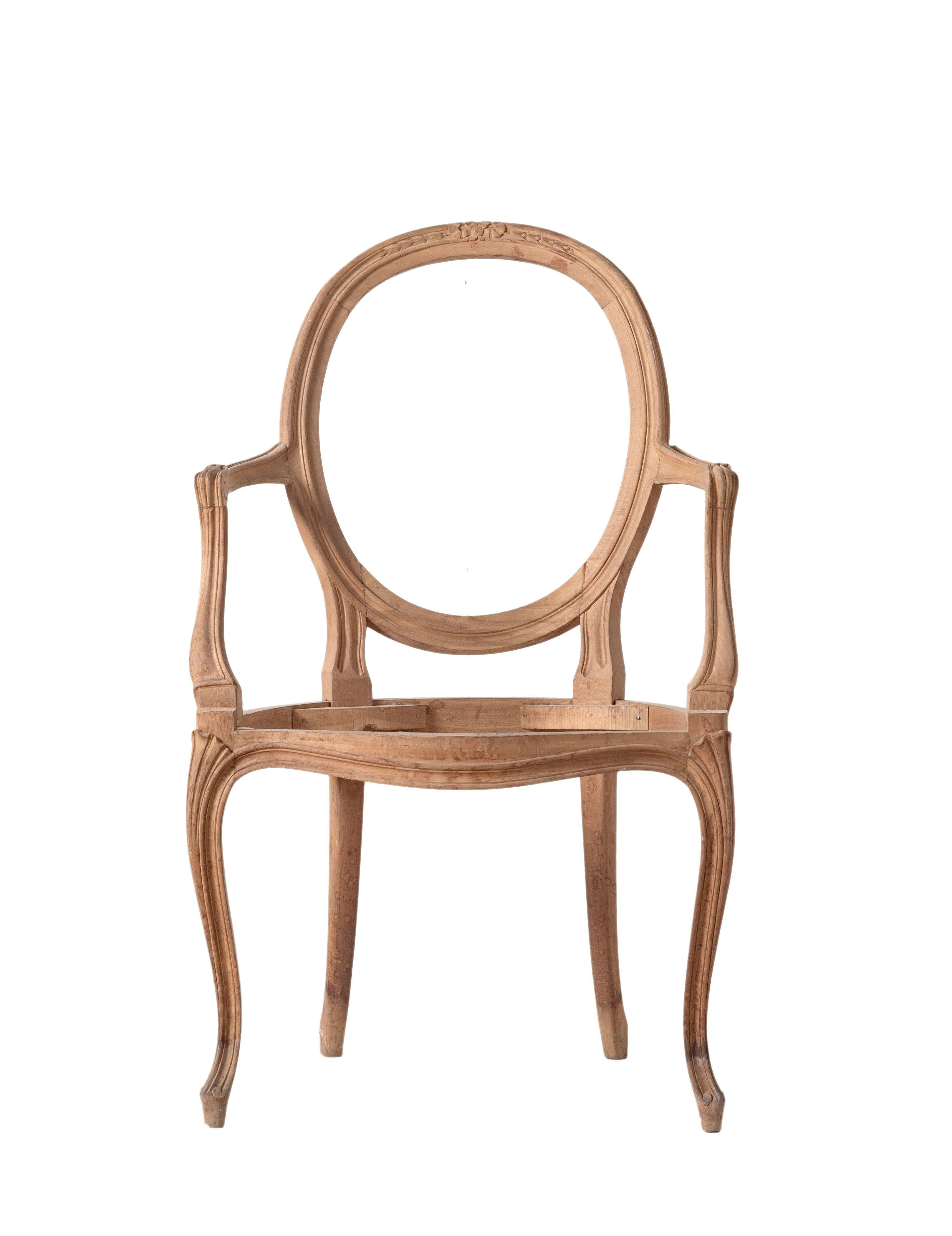 Italian frame, open-armchair handle carved
Size: H 38