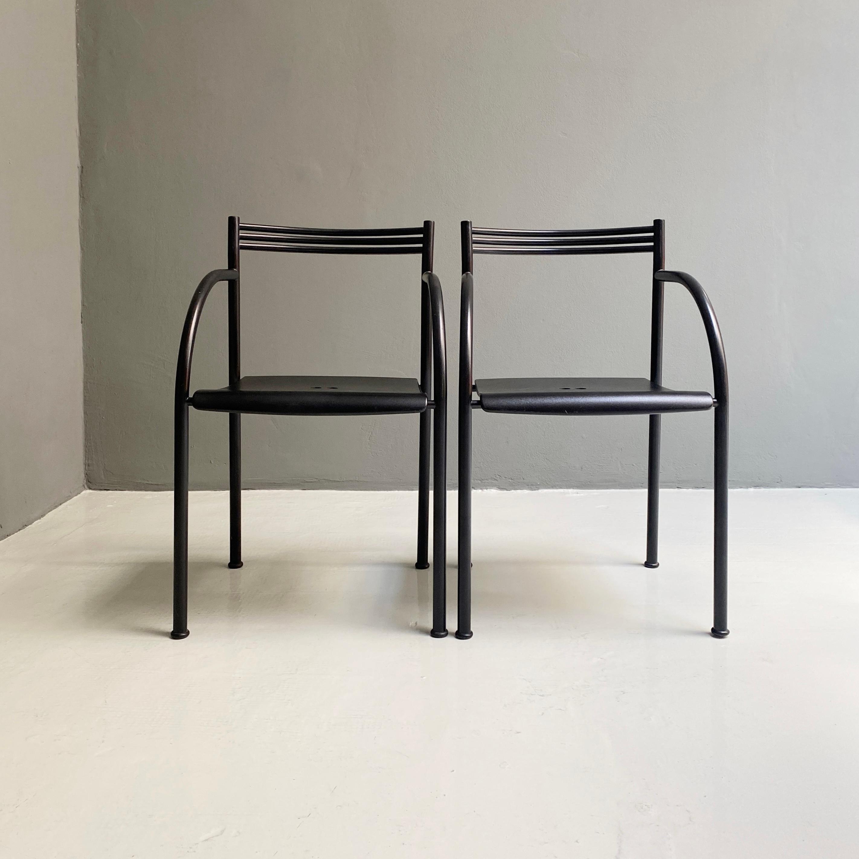 Chaises espagnoles Francesca de Philippe Starck pour Baleri Italia, 1980
Chaises espagnoles Francesca avec structure en métal peint en noir et siège en plastique.
Nommée 