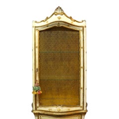 Vitrina italiana Franco Tacchi su base a 3 cassetti con finiture dorate