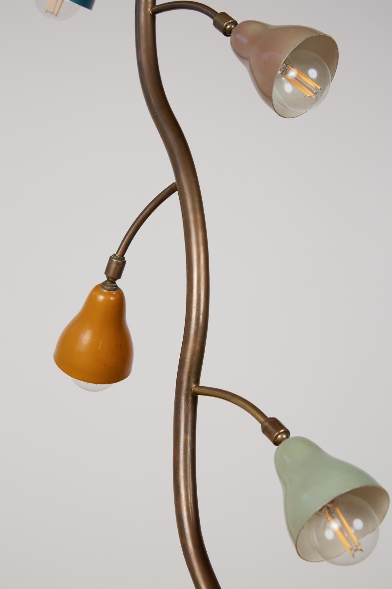 Italienische frei geformte Stehlampe mit Tulpenschirm im Angebot 2