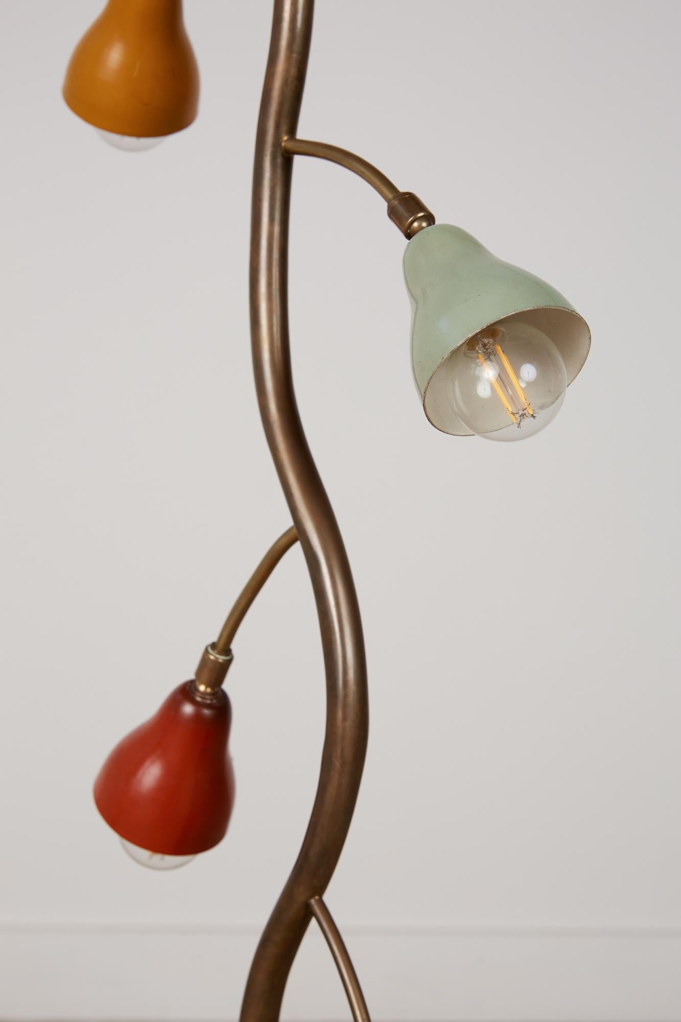 Italienische frei geformte Stehlampe mit Tulpenschirm im Angebot 3