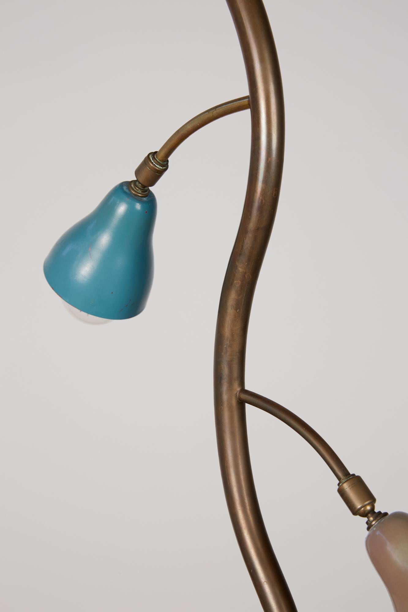 Italienische frei geformte Stehlampe mit Tulpenschirm im Angebot 4