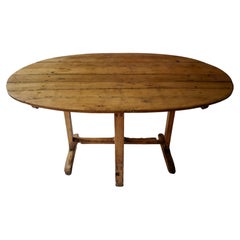 Table ovale à plateau basculant en pin d'alpage italien/français du XIXe siècle - Patine d'usage