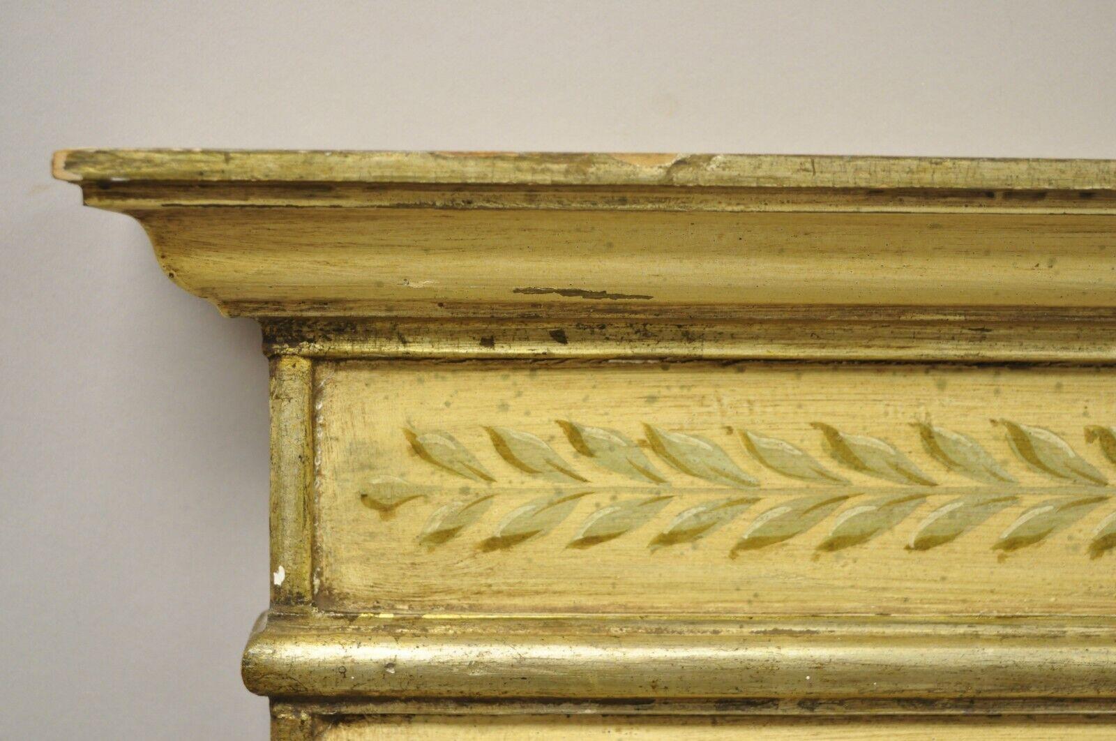 20ième siècle Miroir de salle à console Trumeau en bois doré peint à la main en vente