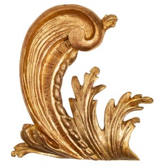 Vintage Italian Frieze in Hand-Carved and Gilded Wood