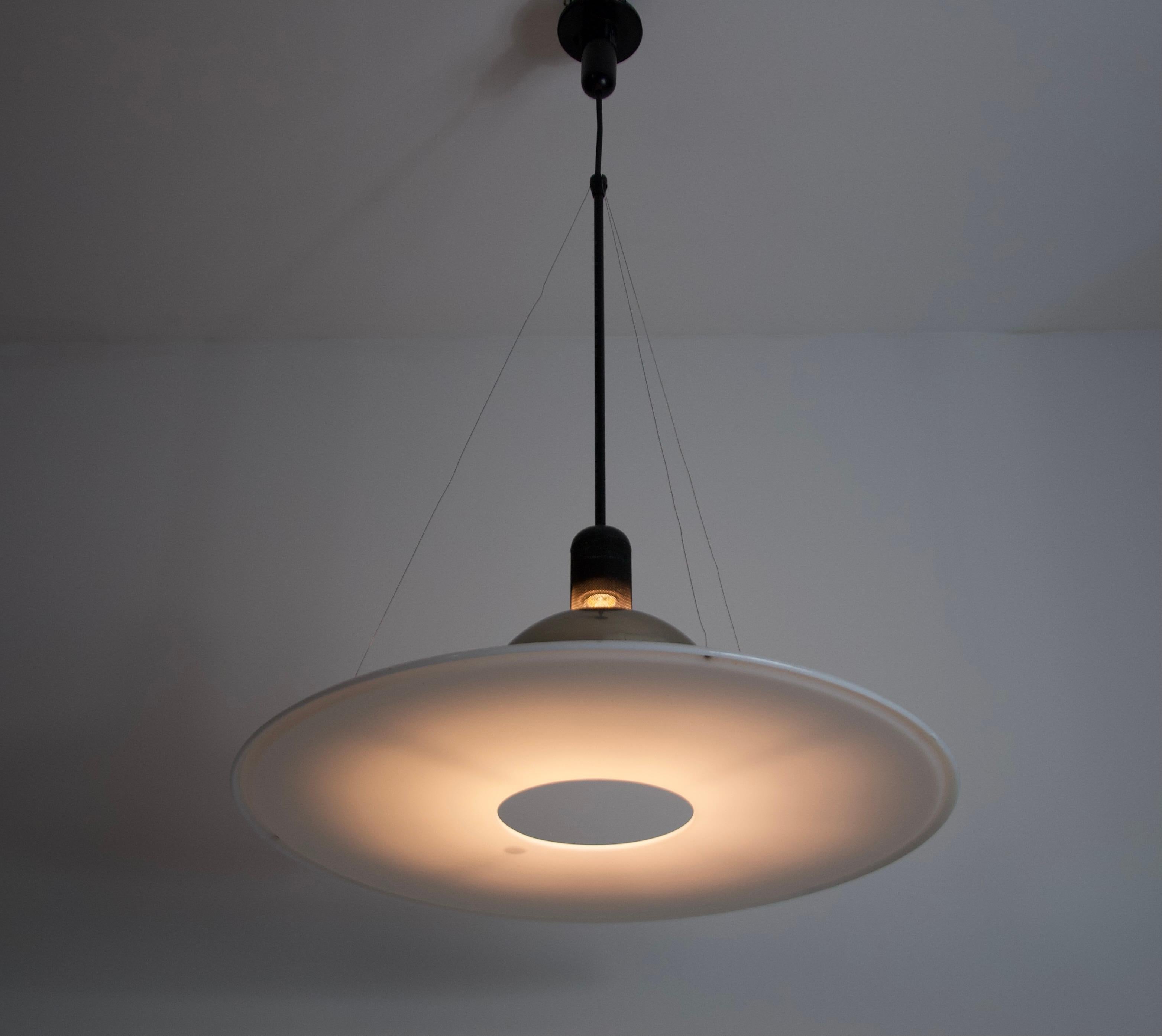Late 20th Century Italian Frisbi 850 Pendant Lamp by Achille Castiglioni for Flos, 1970s For Sale