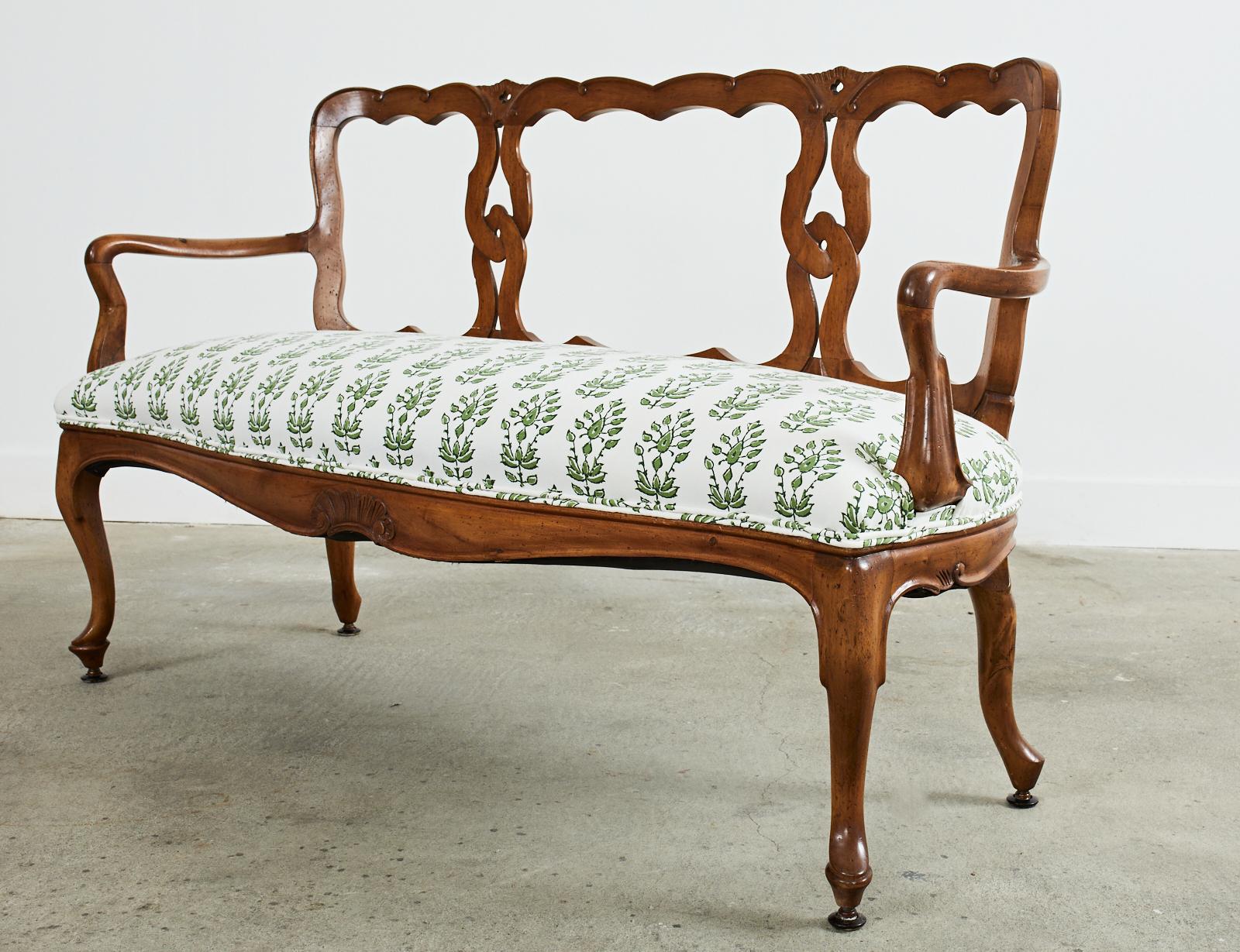 Rococo Italian Fruitwood Venetian Style Carved Canape Bench For Sale