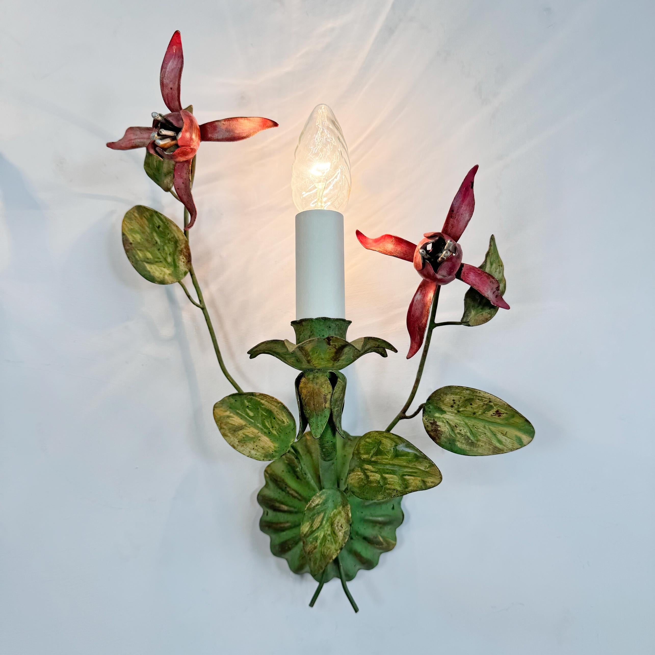 Italienische Fuchsia-Blumen-Wandleuchter im Angebot 5