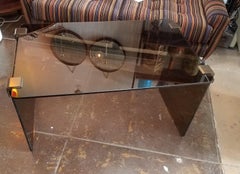 Tavolo italiano in vetro di Fume di  Pace Collection.