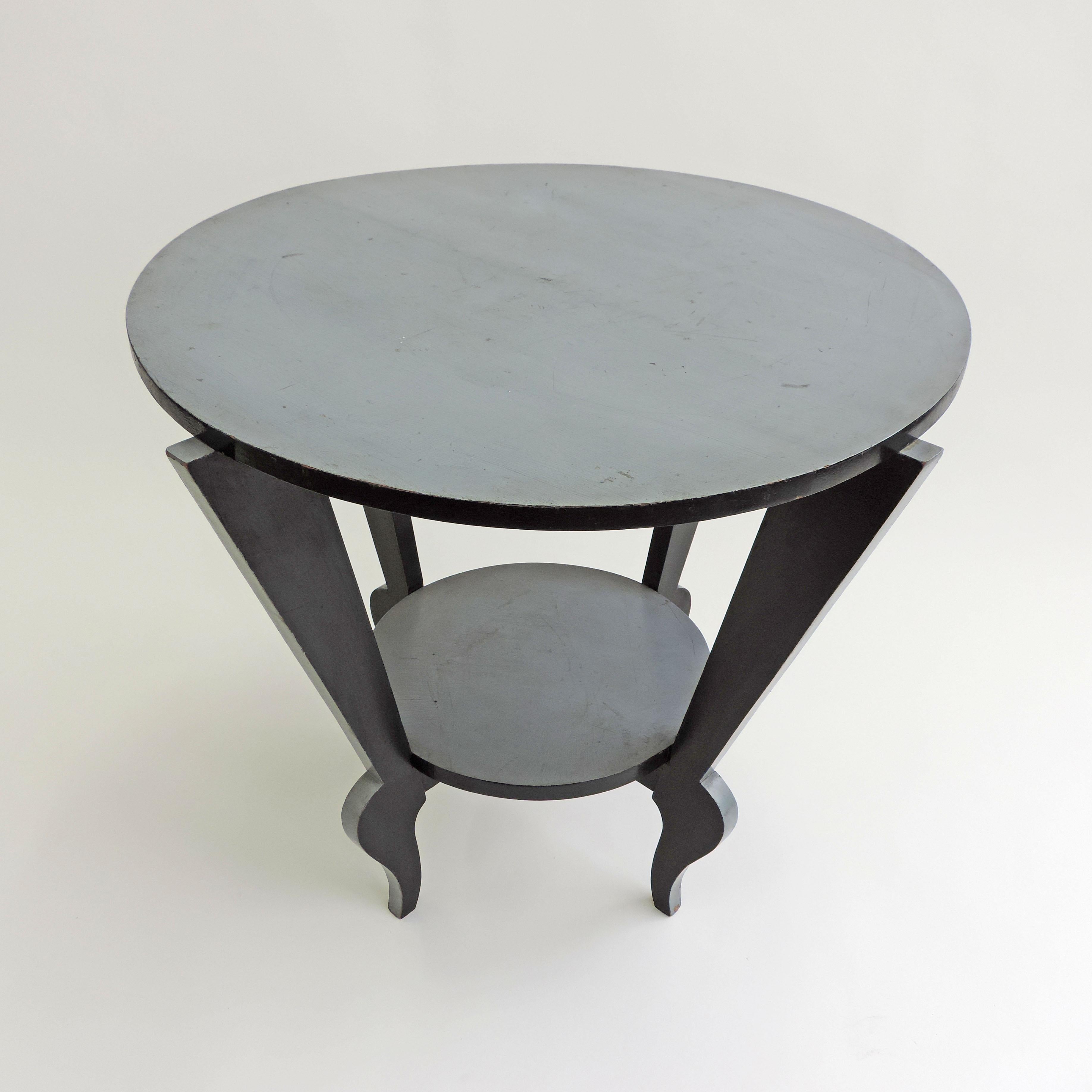 A beautiful example of Italian 'Futurism' Grey and Black painted centre table.

