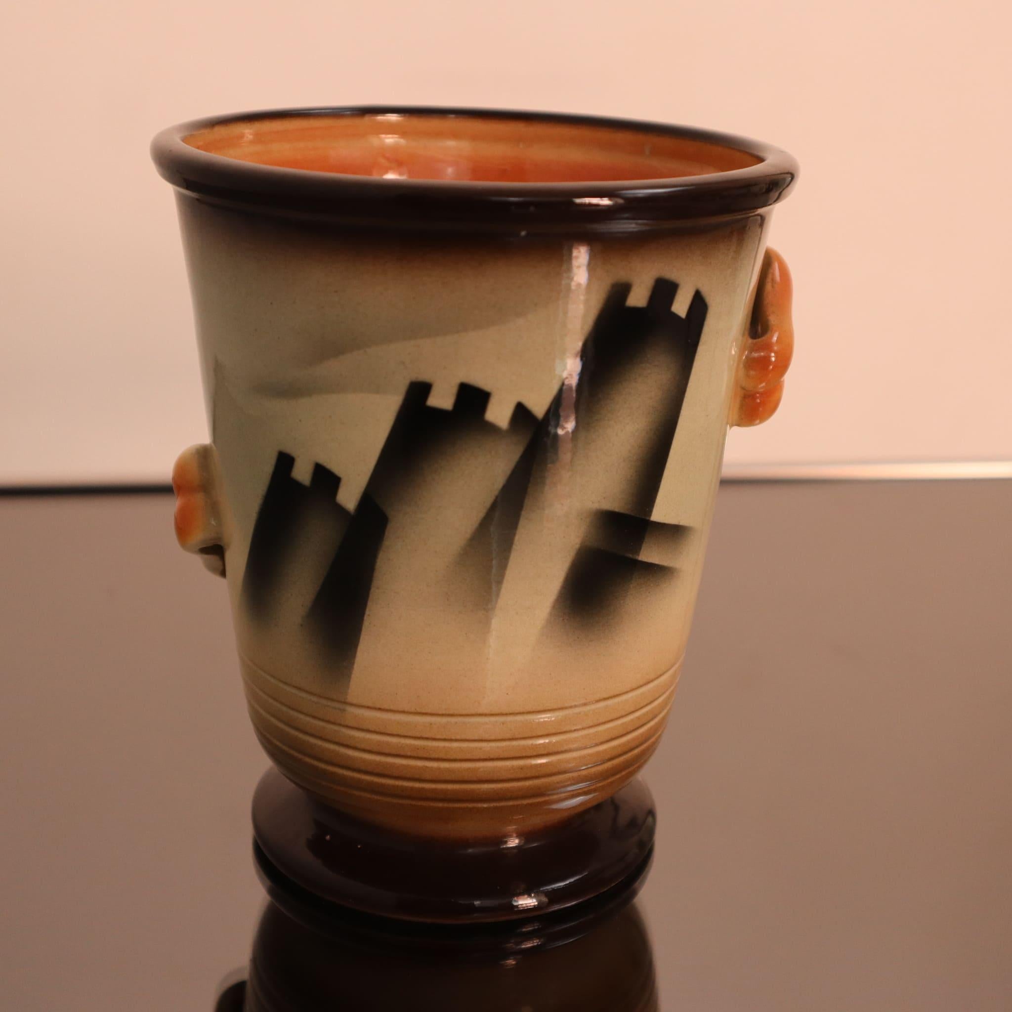 Italian Futurist Art Deco Ceramic Vase, HandPainted by FACI, 1930s im Zustand „Gut“ im Angebot in Nicolosi, IT